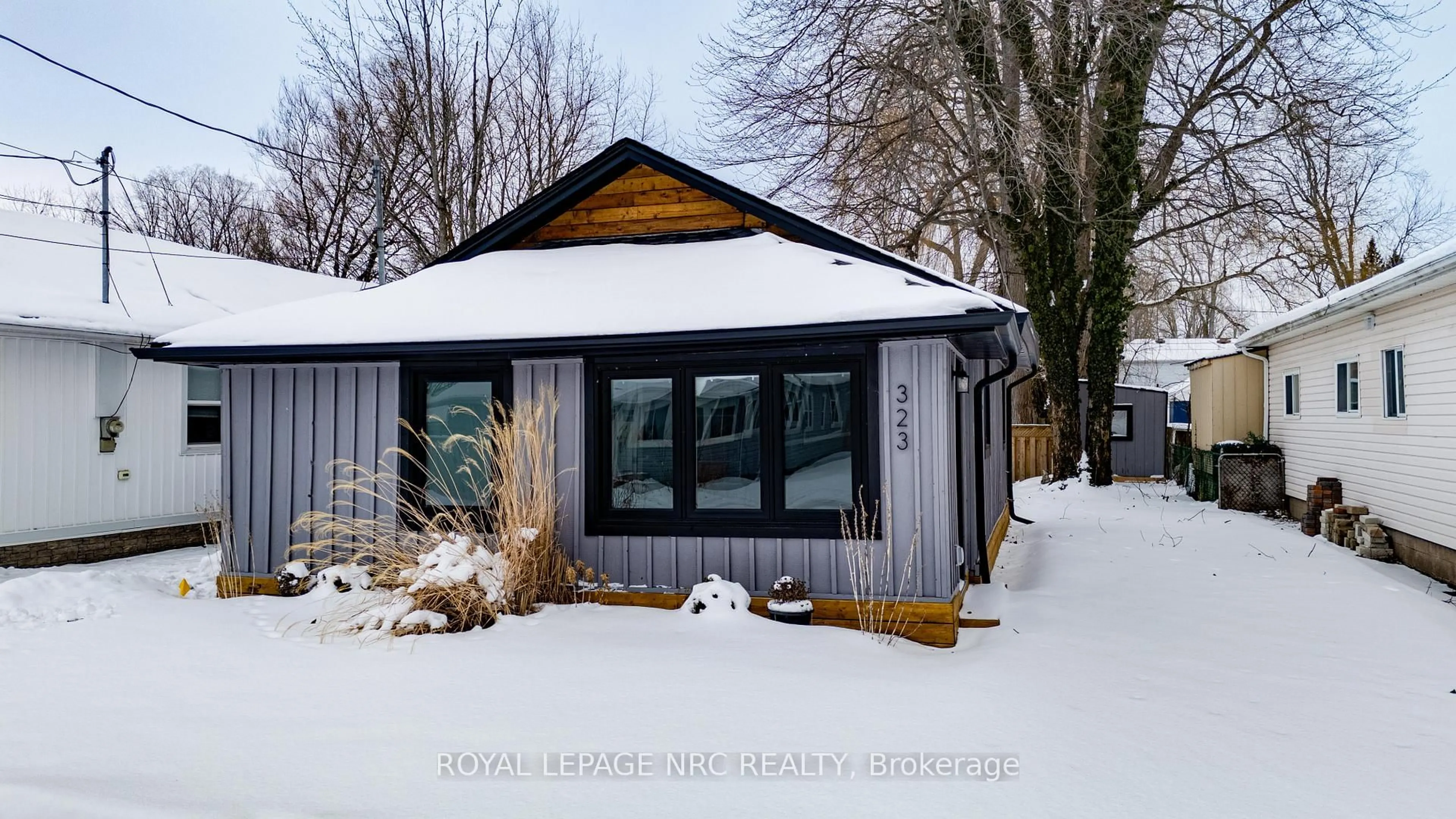 Shed for 323 Oxford Ave, Fort Erie Ontario L0S 1B0