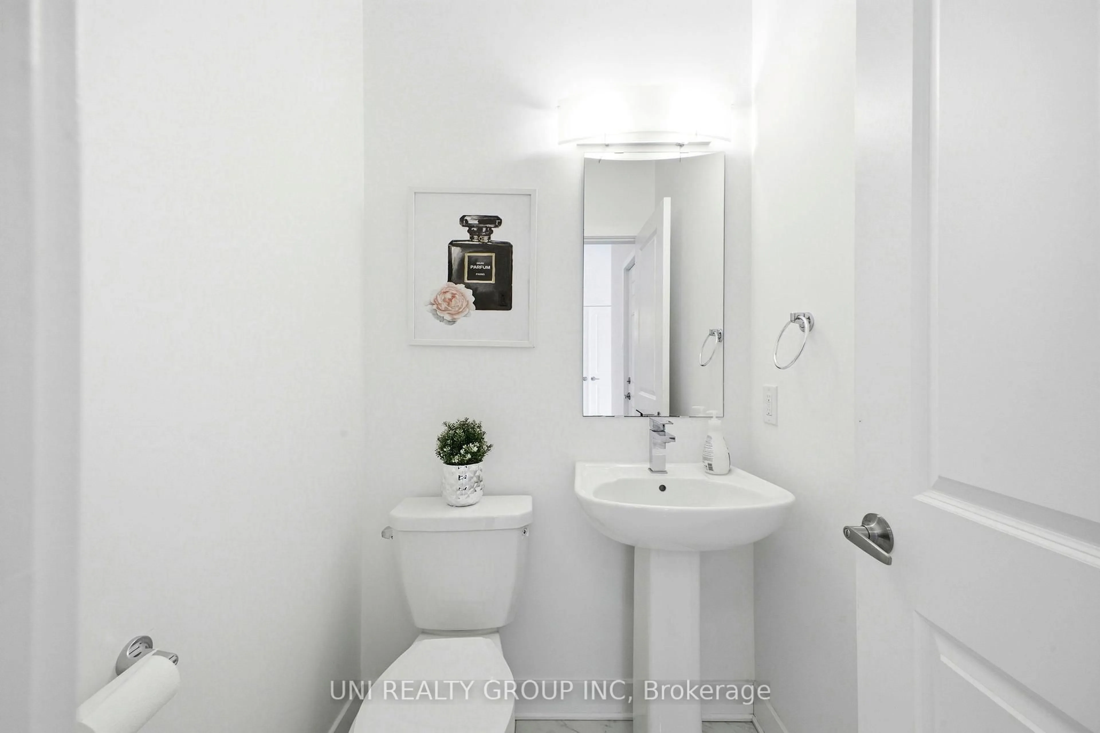 Standard bathroom, unknown for 828 Chipping Circ, Ottawa Ontario K4M 0E7