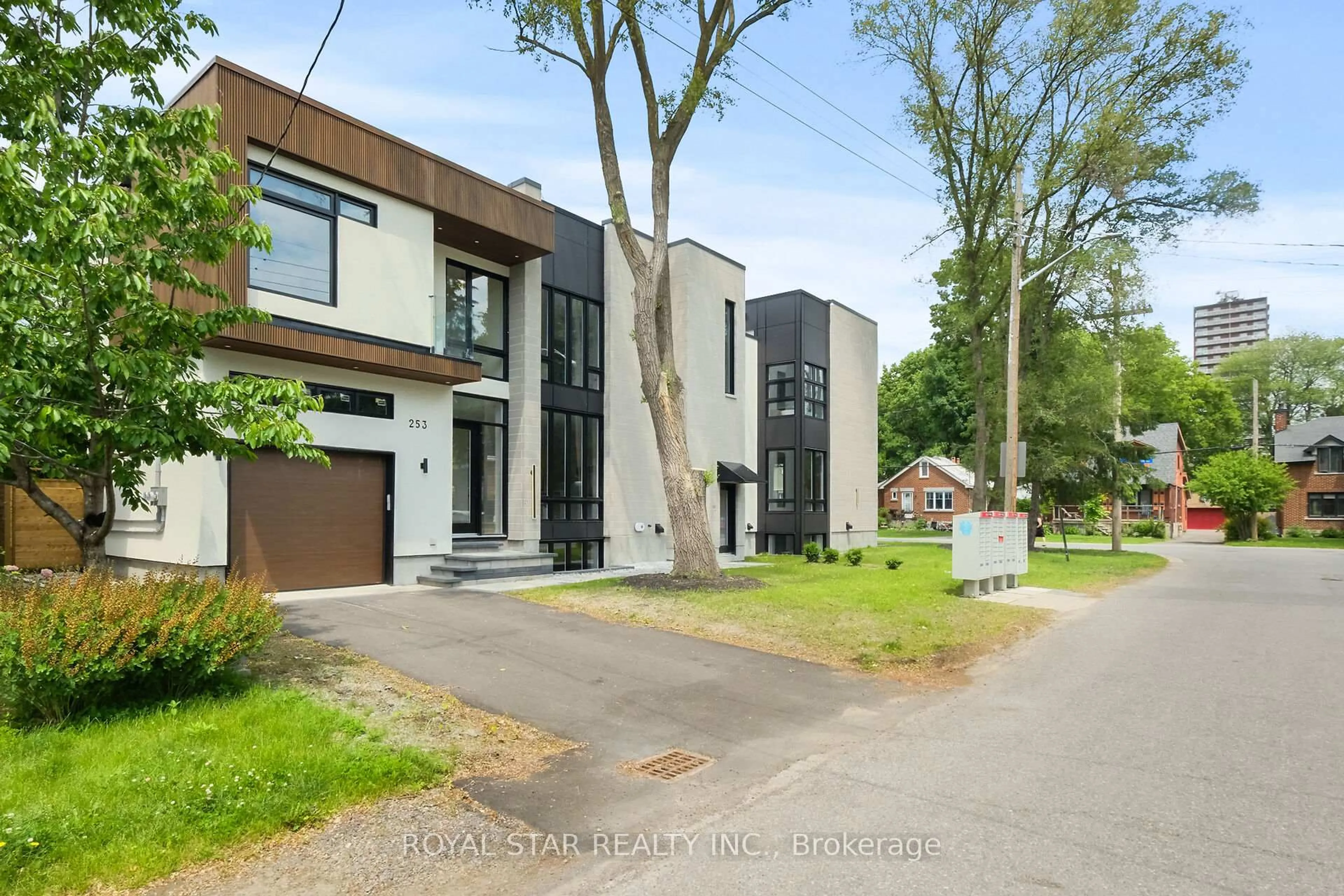 Unknown for 253 duncairn Ave, Ottawa Ontario K1Z 5P3