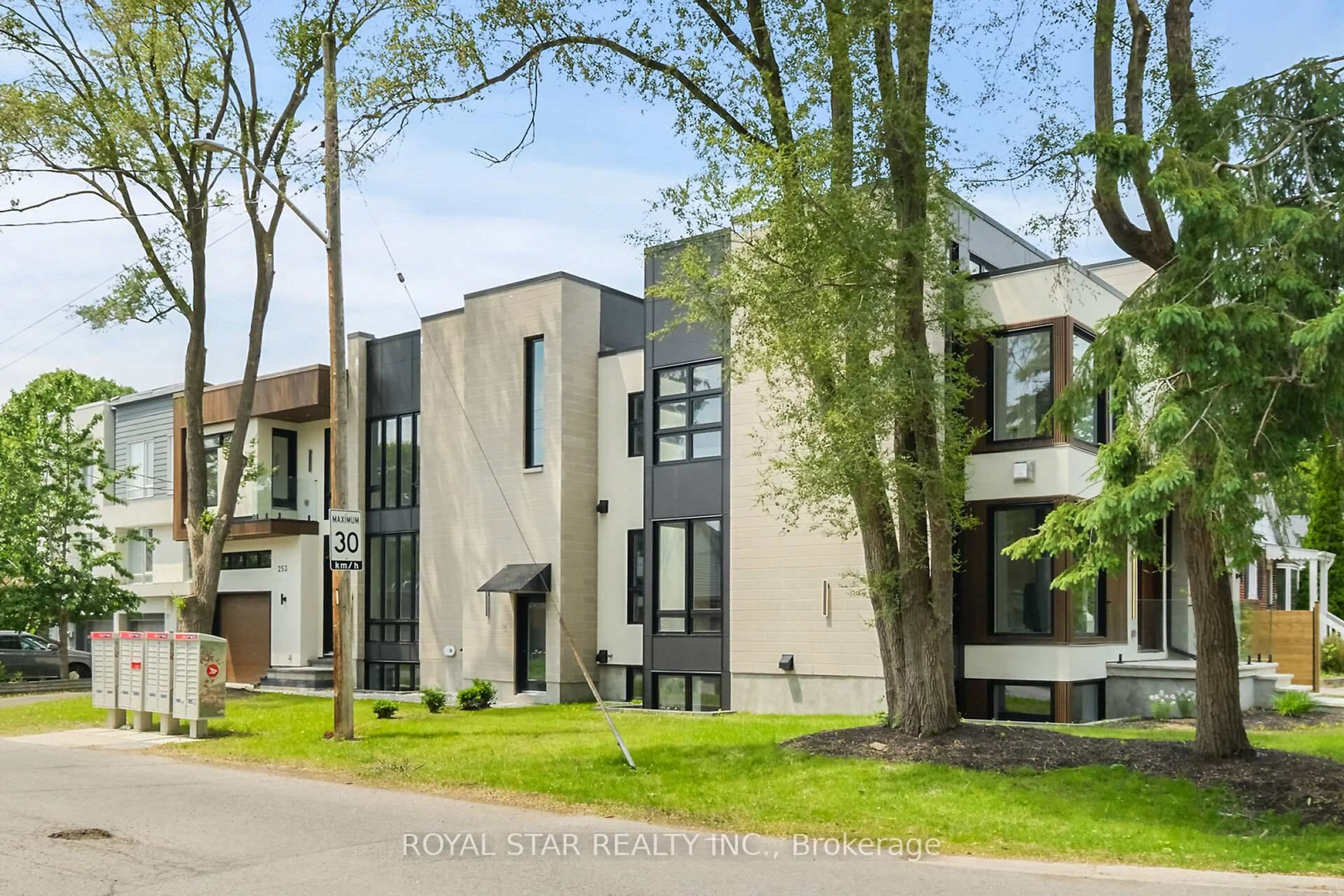 Home with brick exterior material, street for 253 duncairn Ave, Ottawa Ontario K1Z 5P3