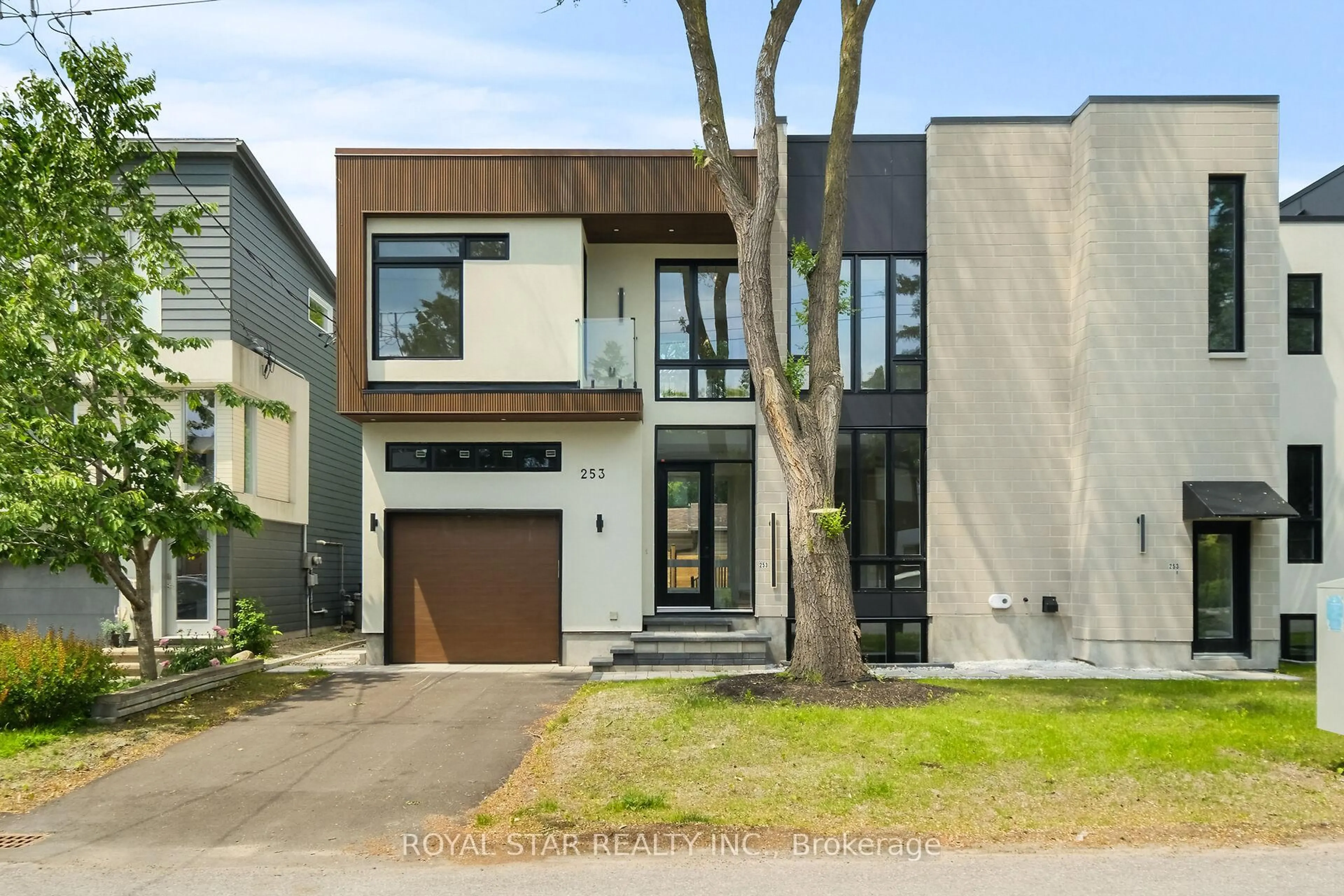 Home with brick exterior material, street for 253 duncairn Ave, Ottawa Ontario K1Z 5P3