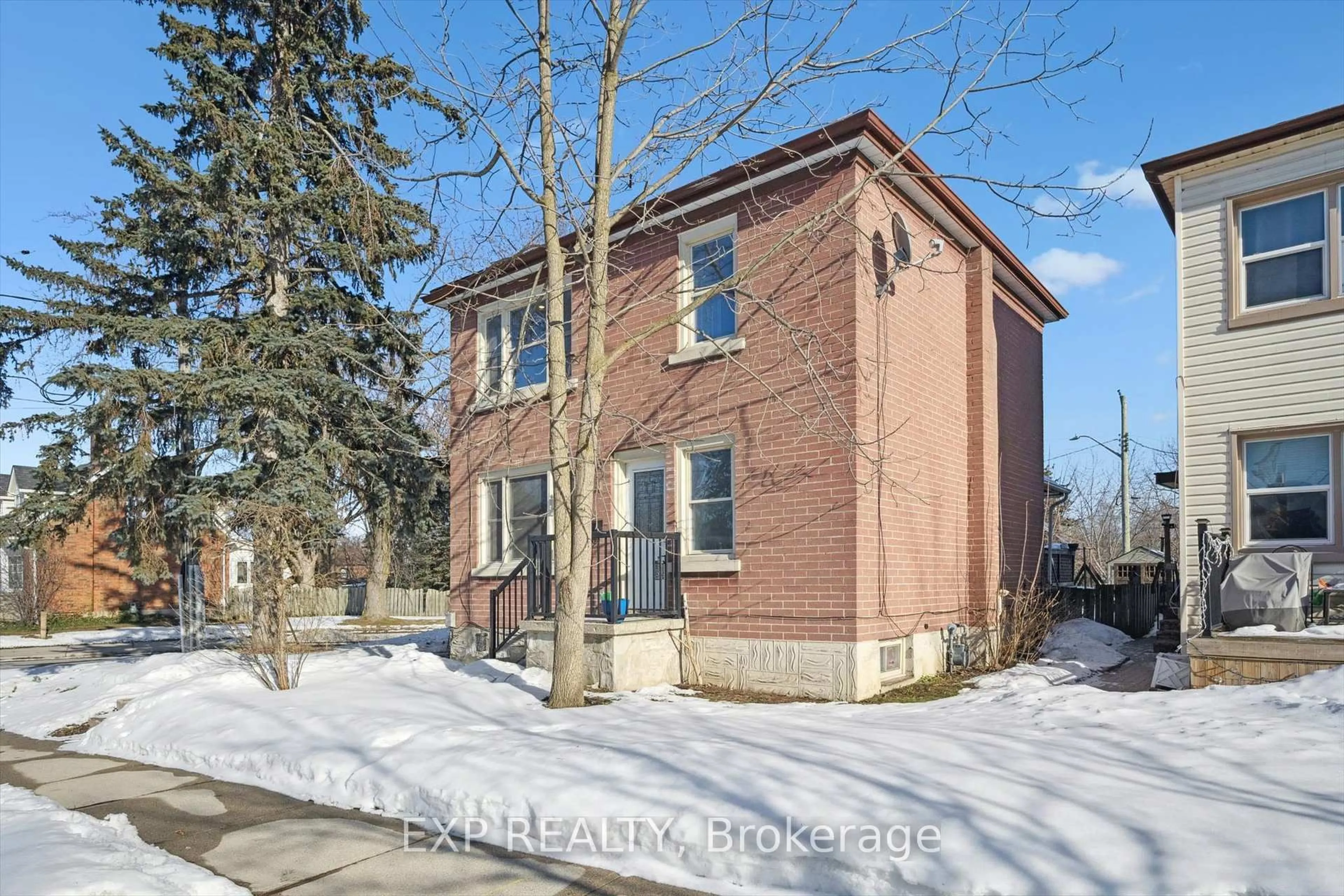 Home with brick exterior material, street for 253 Sydney St, Kitchener Ontario N2G 3V8