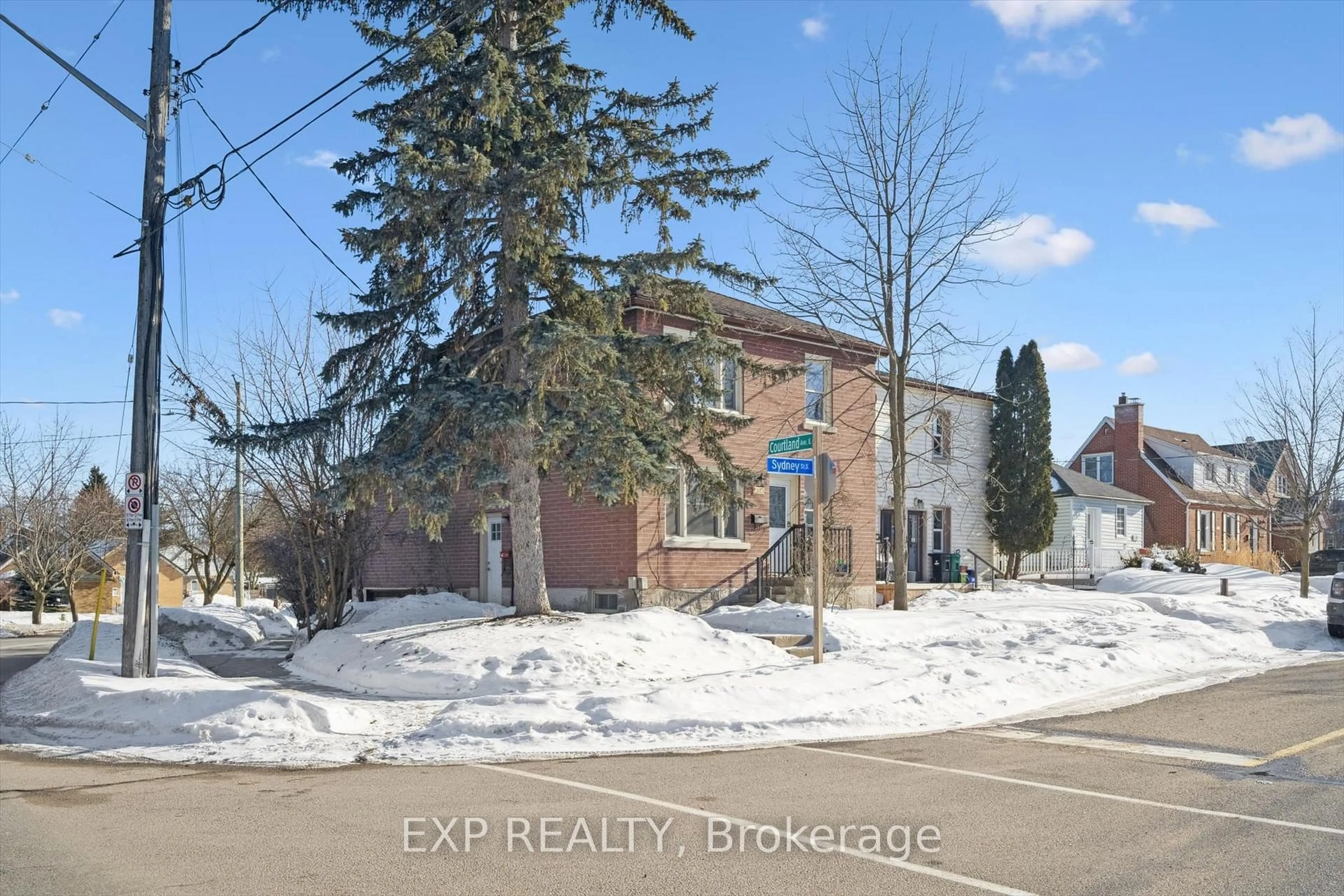 A pic from outside/outdoor area/front of a property/back of a property/a pic from drone, street for 253 Sydney St, Kitchener Ontario N2G 3V8