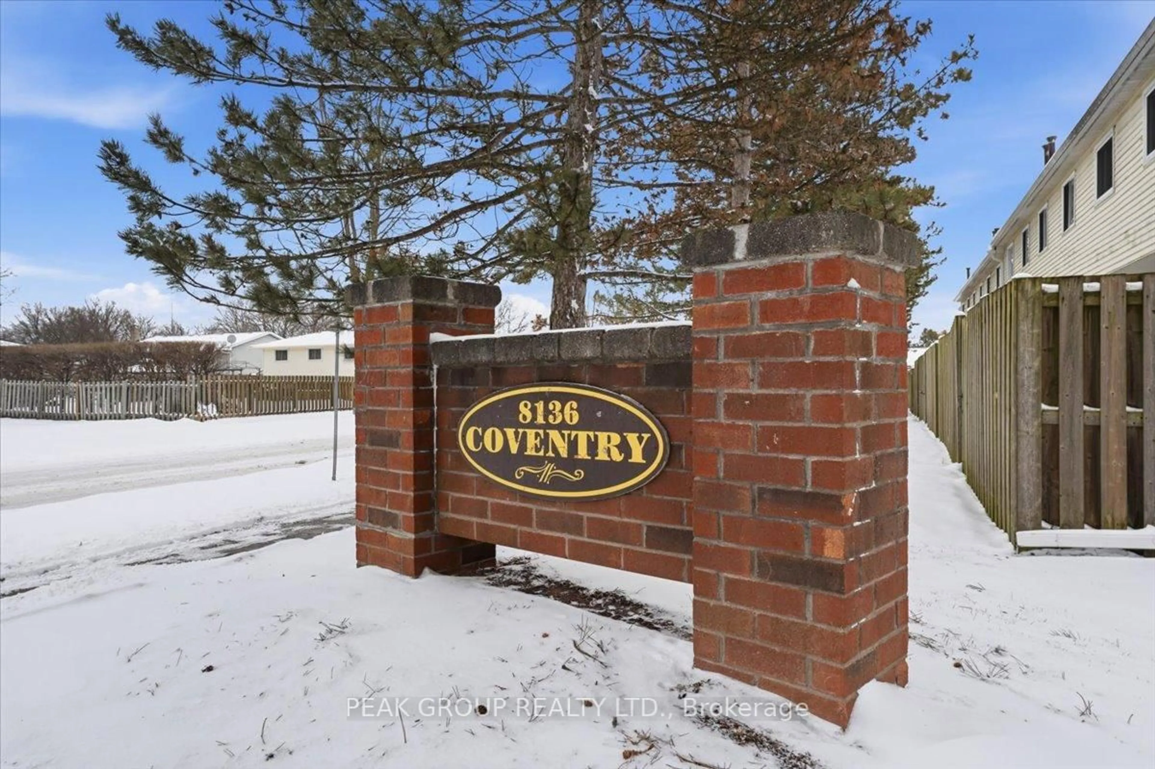 Indoor foyer for 8136 Coventry Rd #20, Niagara Falls Ontario L2H 2X6