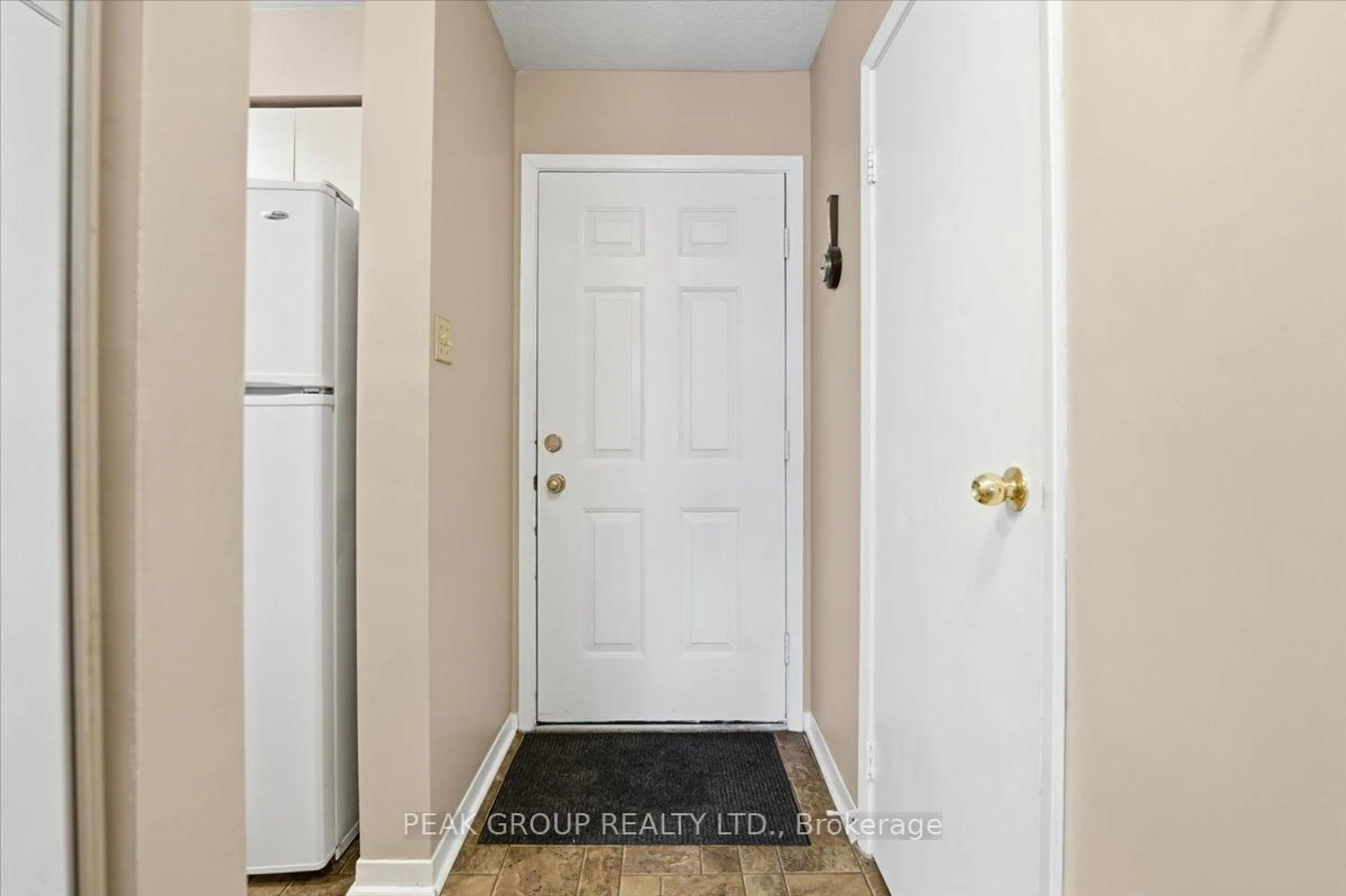 Indoor entryway for 8136 Coventry Rd #20, Niagara Falls Ontario L2H 2X6