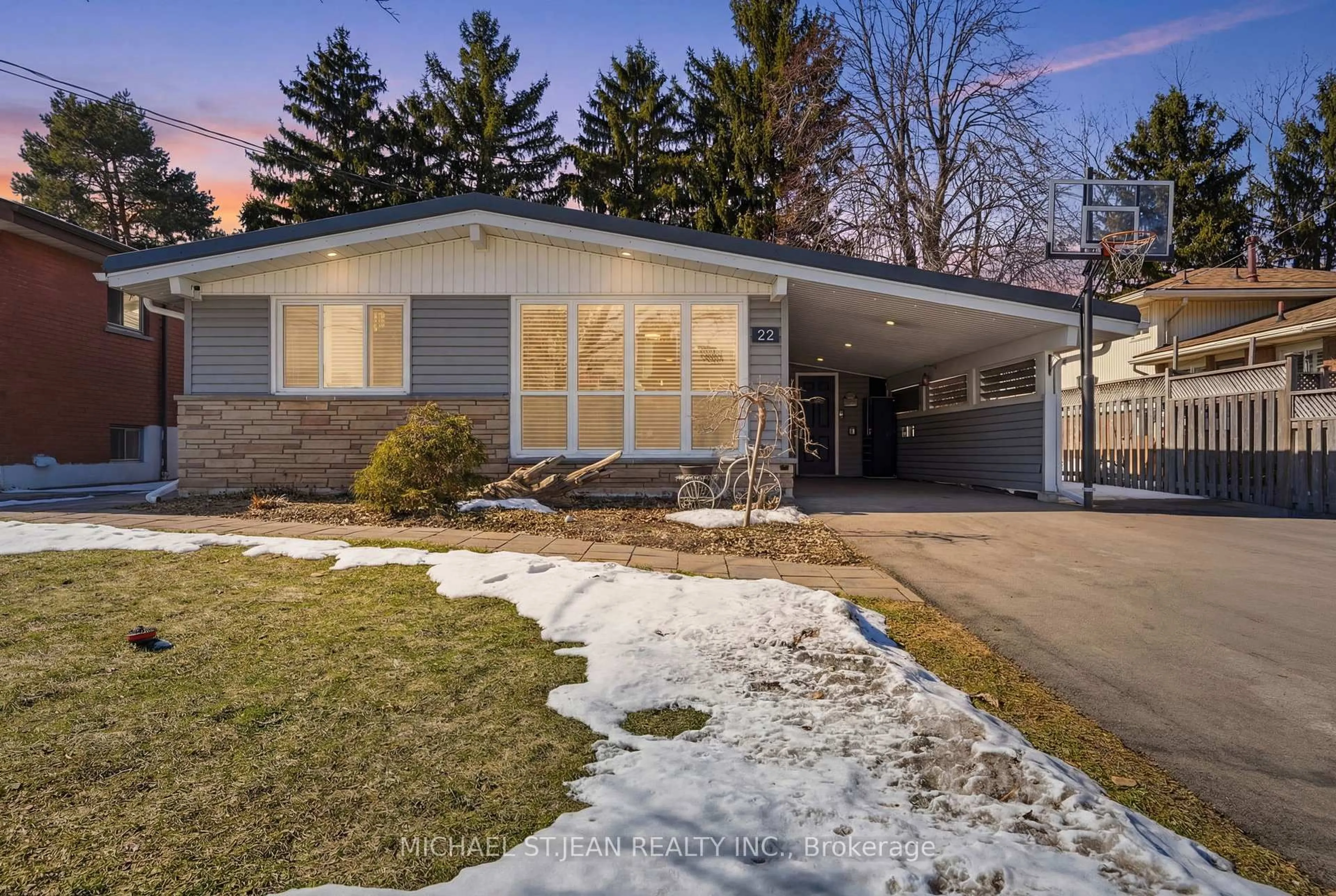 Home with brick exterior material, street for 22 Southlea Dr, Hamilton Ontario L9C 3Z7