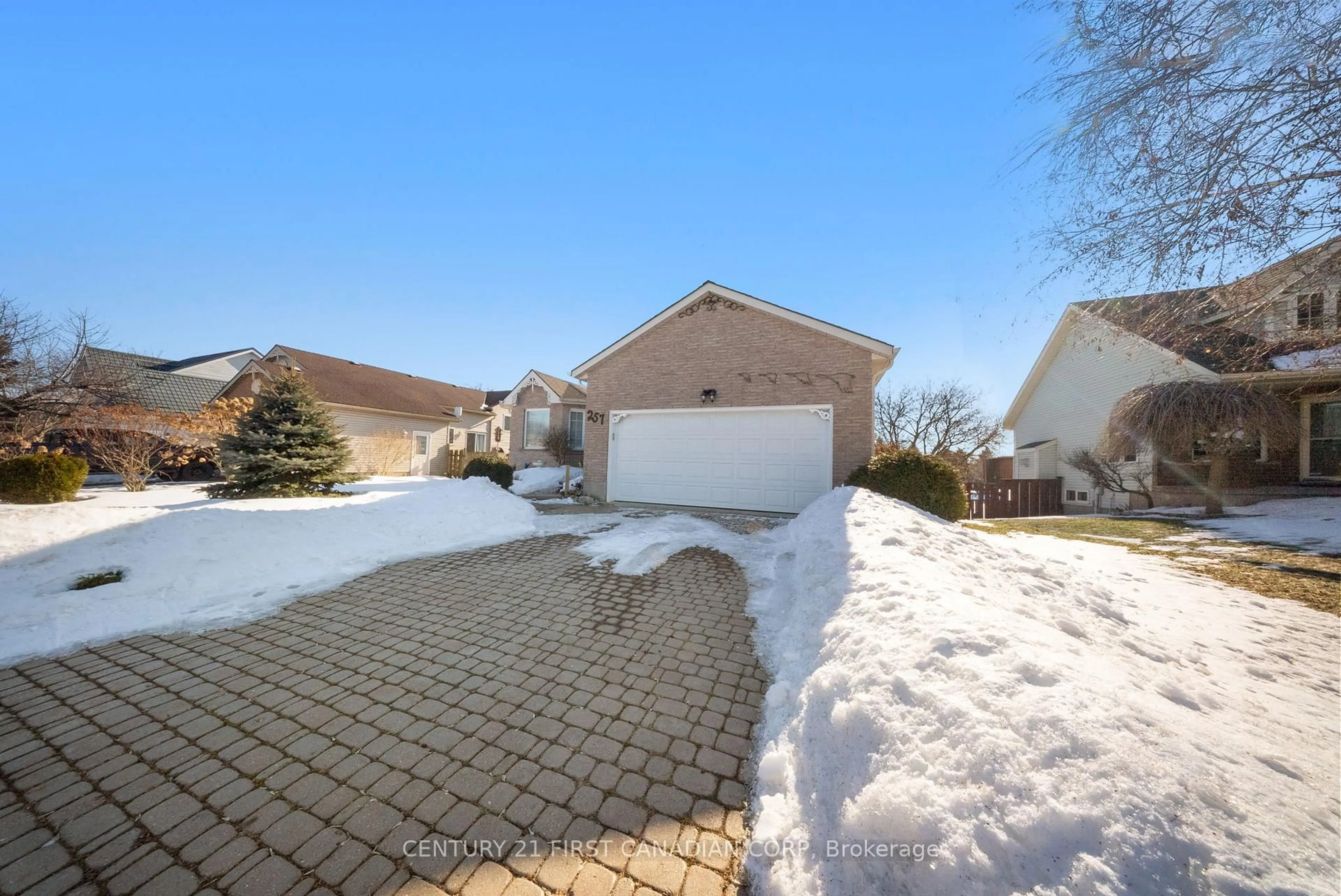 Patio, street for 257 Fennel St, Blandford-Blenheim Ontario N0J 1S0