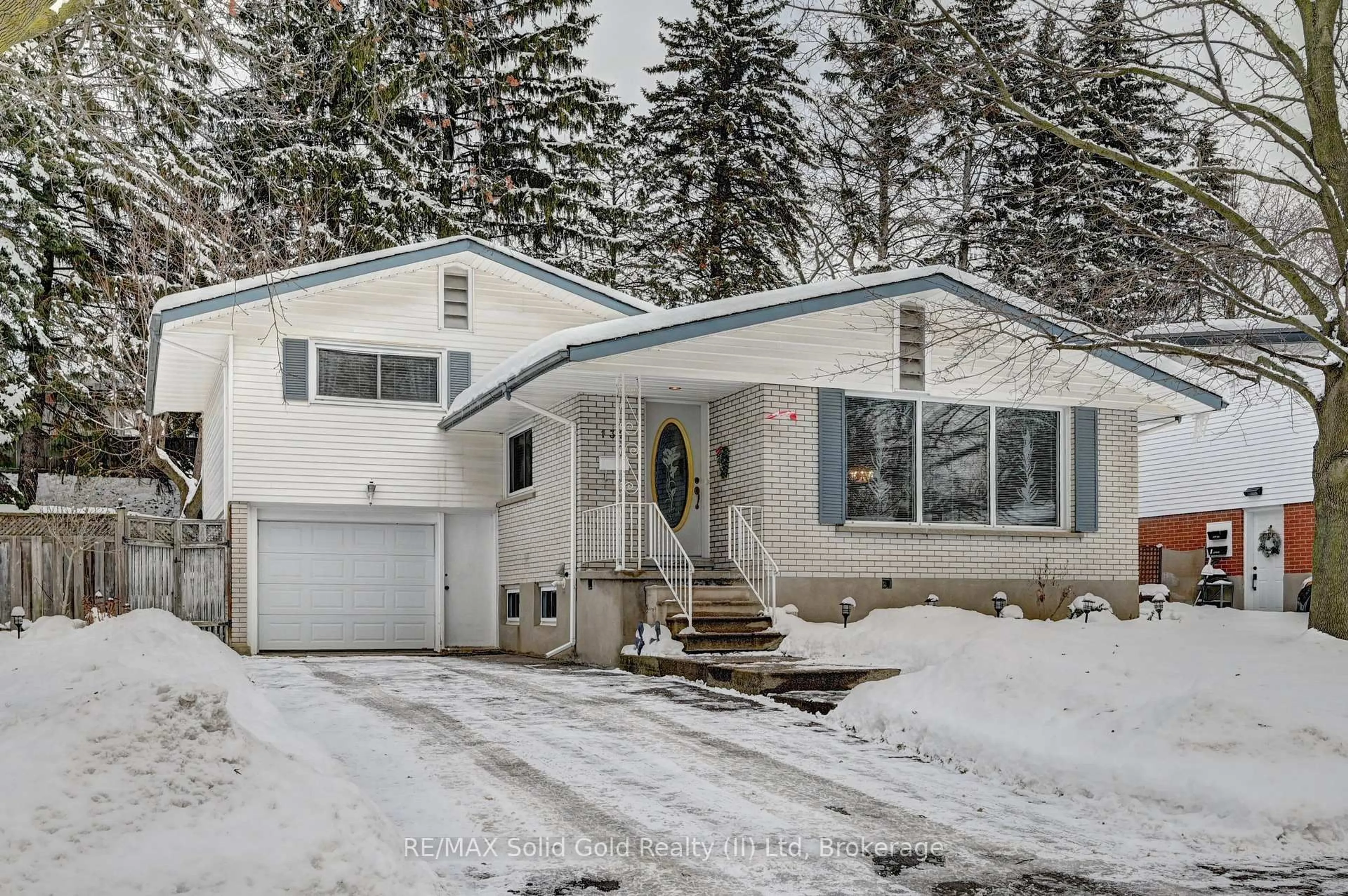 Home with vinyl exterior material, street for 132 Forest Hill Dr, Kitchener Ontario N2M 4G3