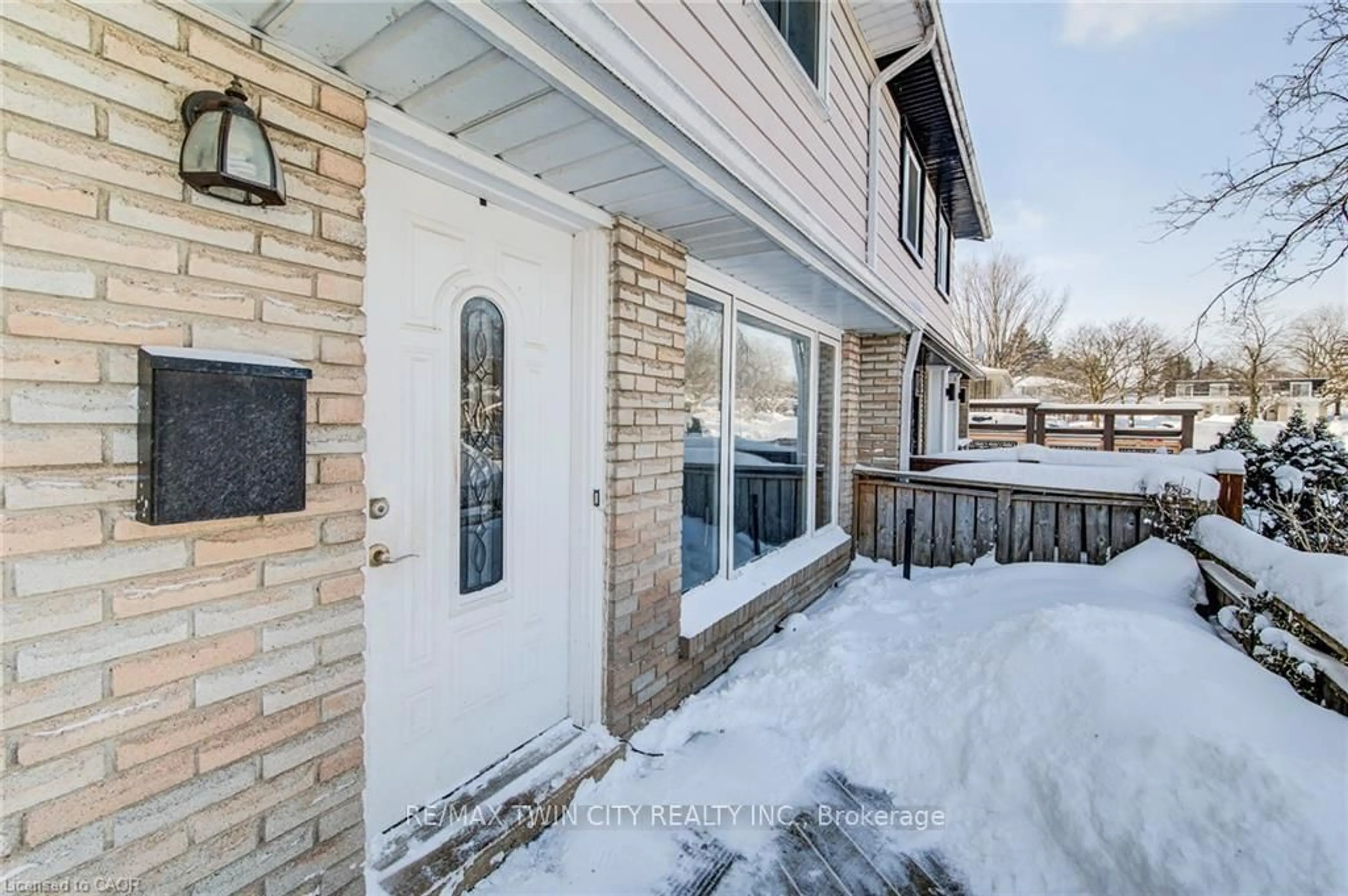 Unknown for 71 SHADELAND Cres, Kitchener Ontario N2M 2J1