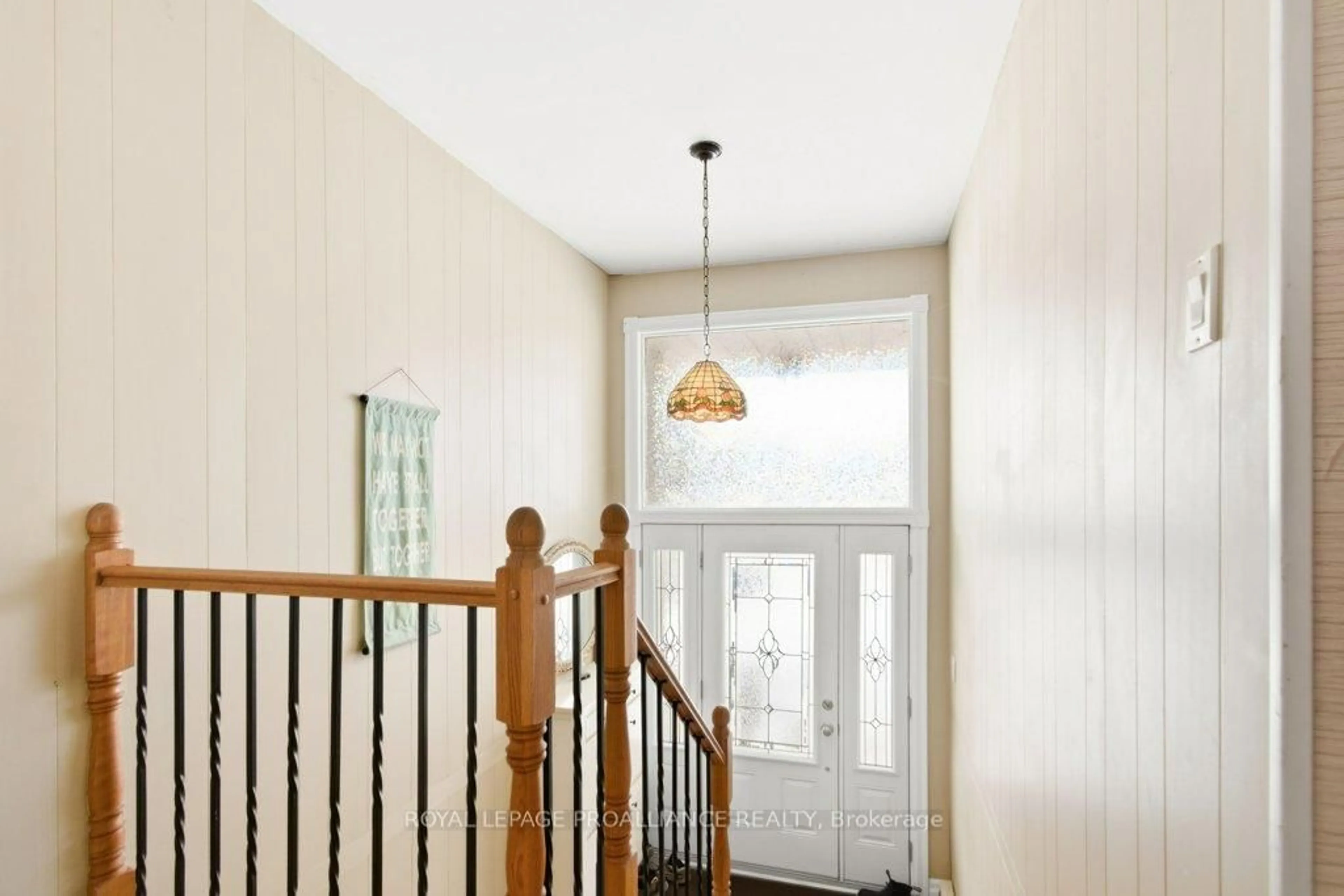 Indoor entryway for 61 Lafferty Rd, Trenton Ontario K8V 5P7