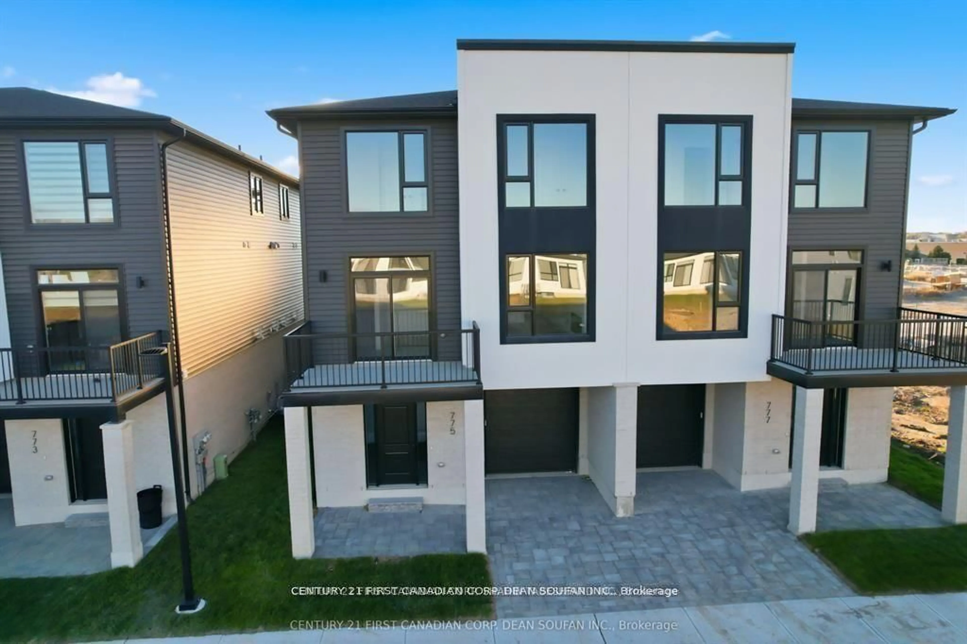 A pic from outside/outdoor area/front of a property/back of a property/a pic from drone, street for 816 BUCKEYE Lane, London North Ontario N6G 4A4