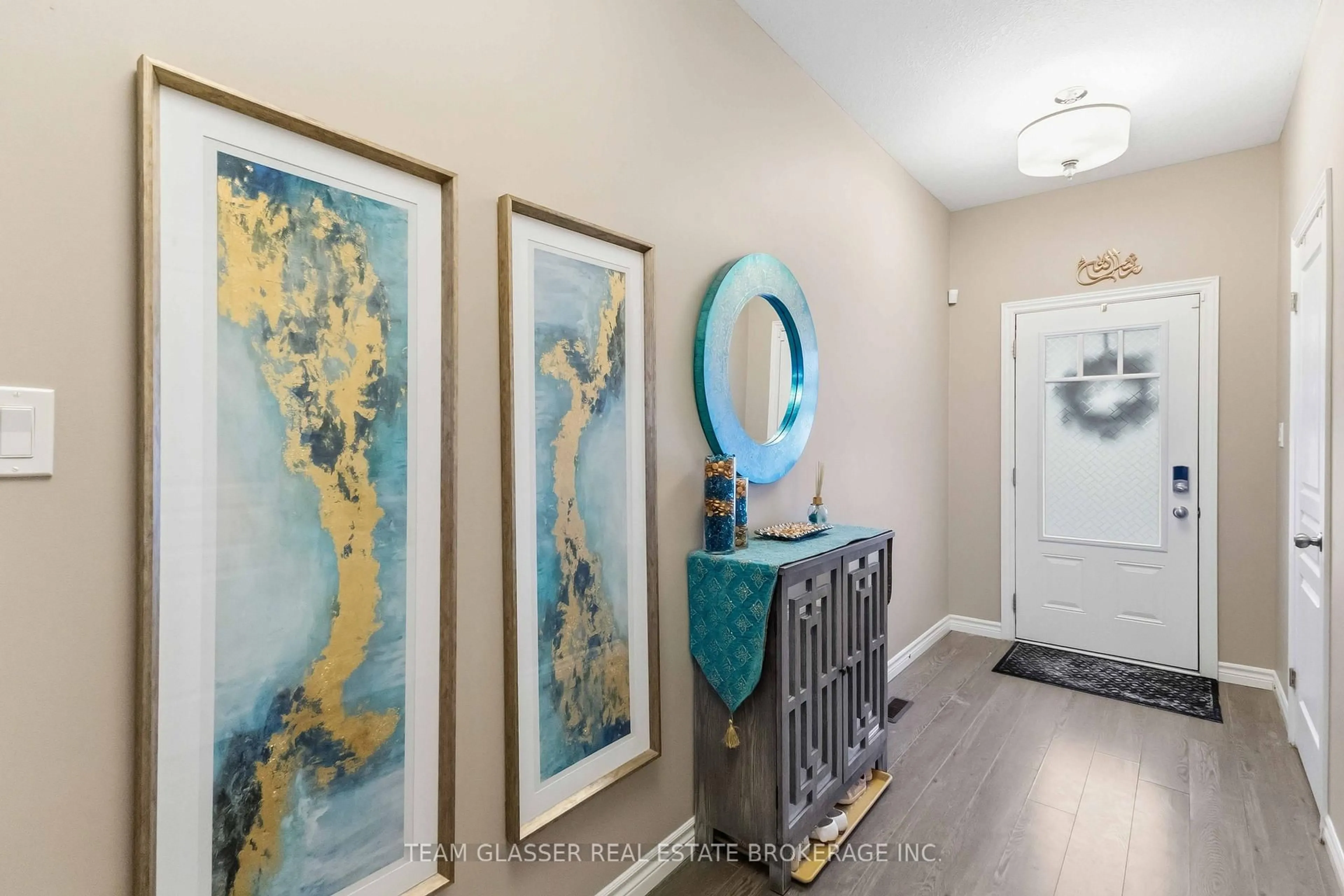 Indoor entryway for 1924 CEDARHOLLOW Blvd #51, London North Ontario N5X 0K3