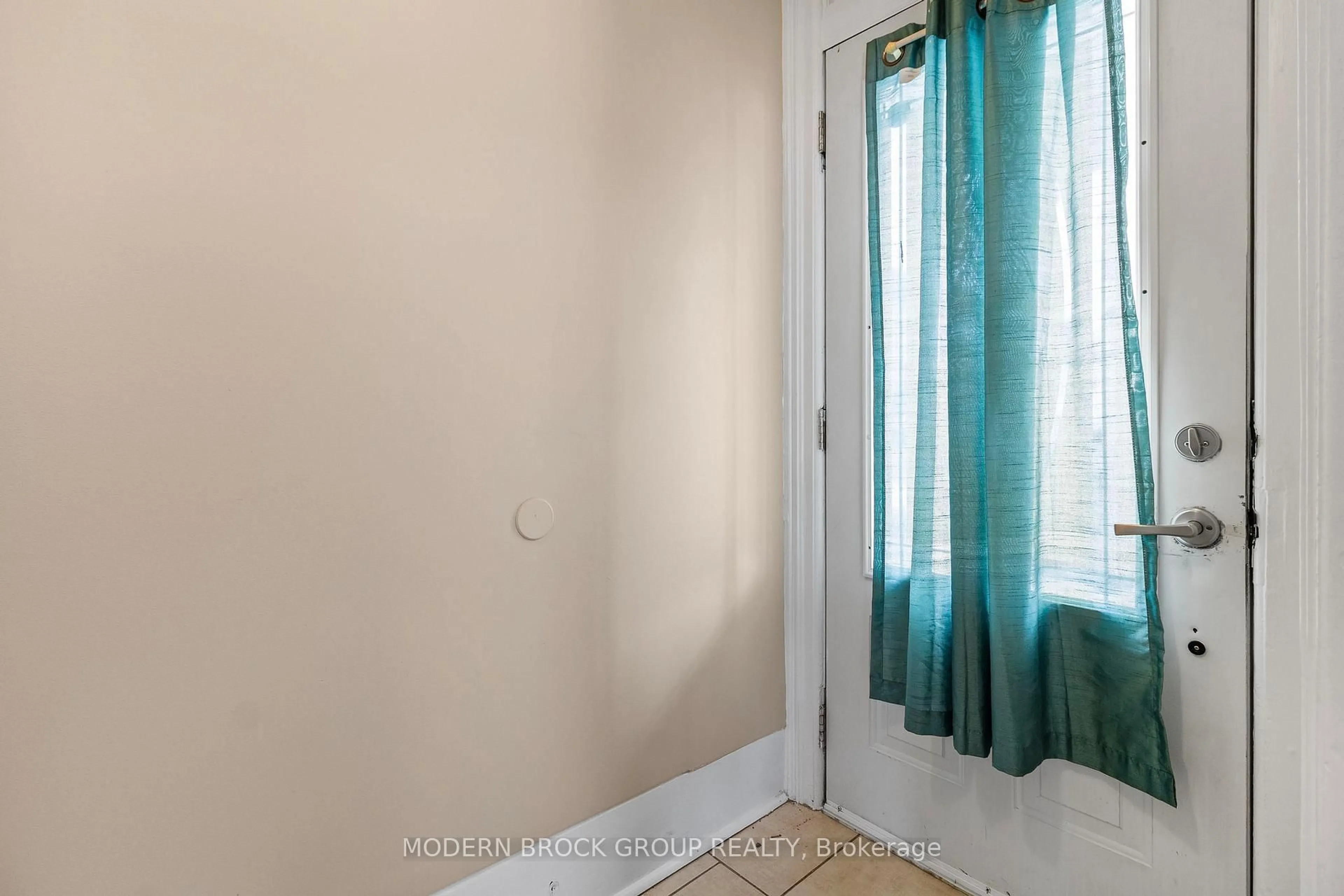 A pic of a room for 96 Brock St, Brockville Ontario K6V 4G1