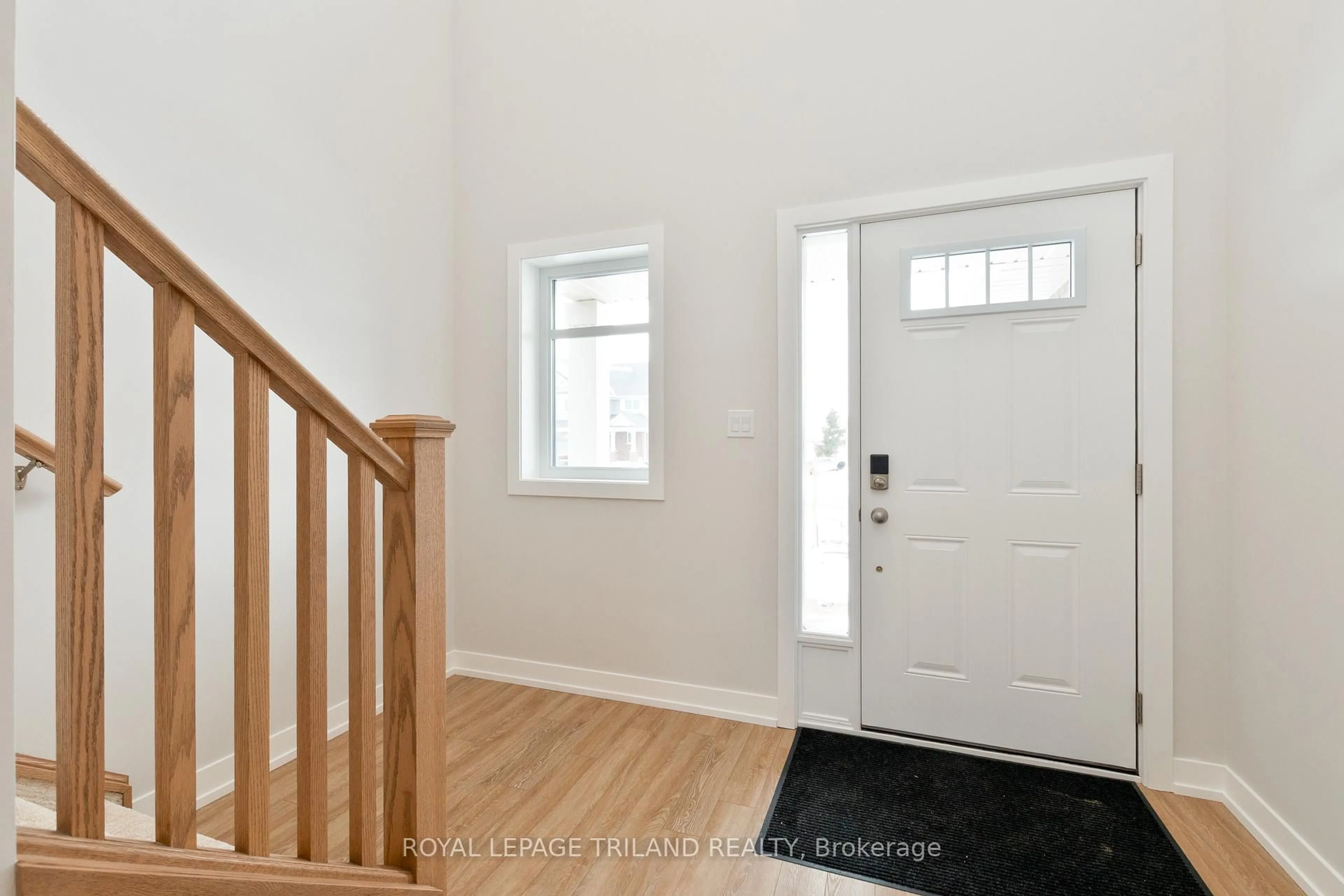 Indoor entryway for 112 Styles Dr, St. Thomas Ontario N5R 0N8