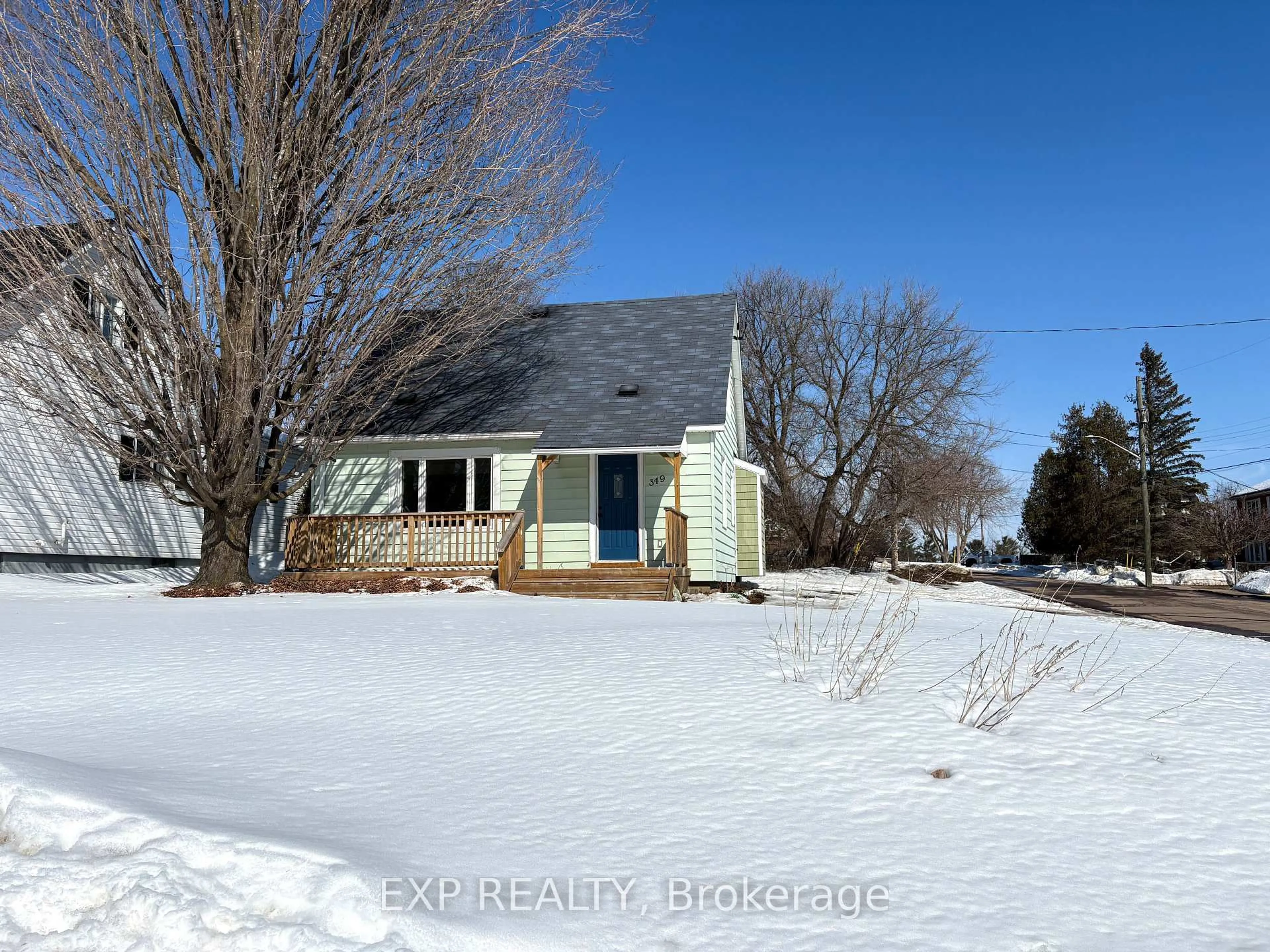 A pic from outside/outdoor area/front of a property/back of a property/a pic from drone, street for 349 Raglan St, Renfrew Ontario K7V 1P2
