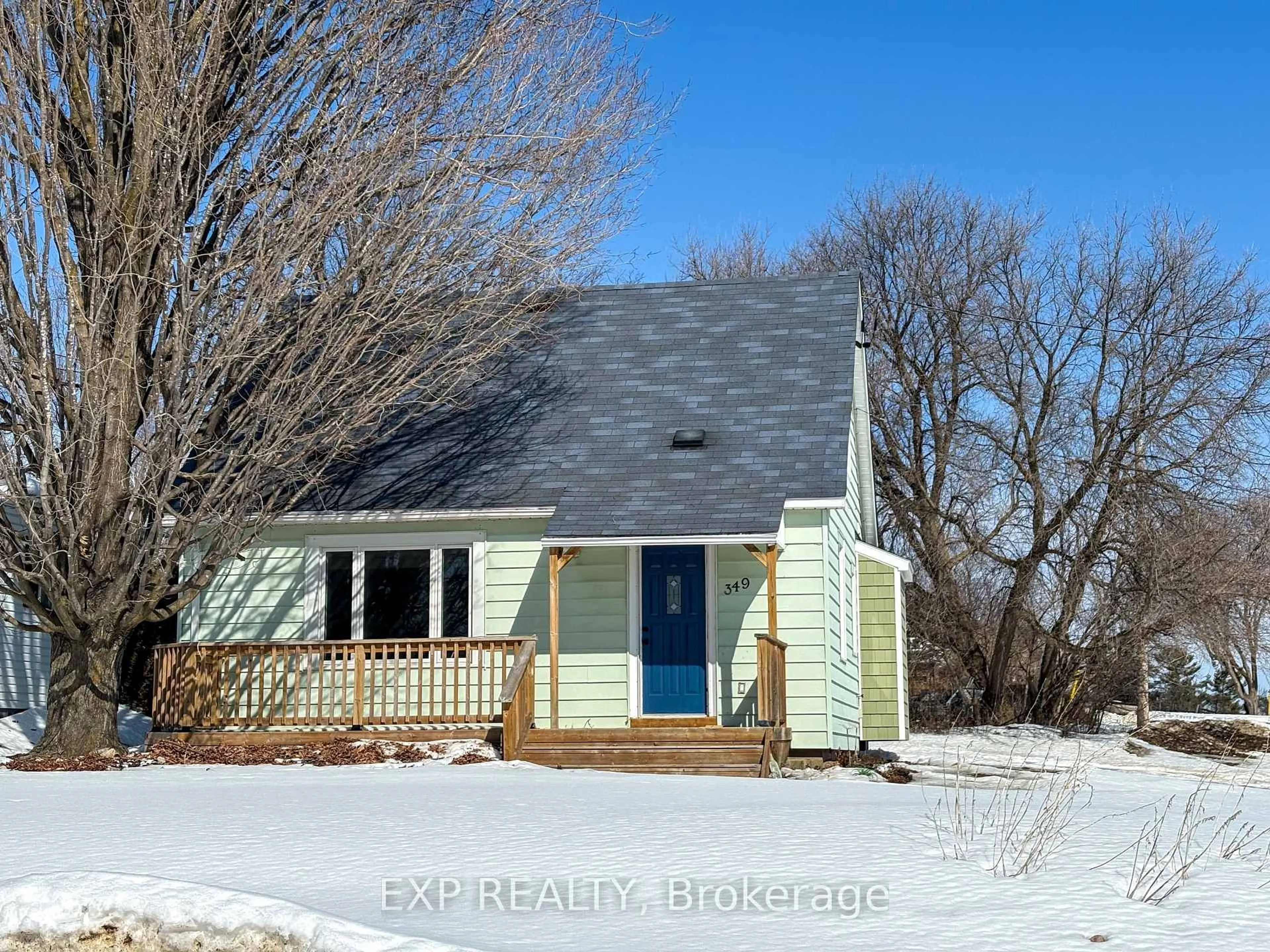 A pic from outside/outdoor area/front of a property/back of a property/a pic from drone, street for 349 Raglan St, Renfrew Ontario K7V 1P2