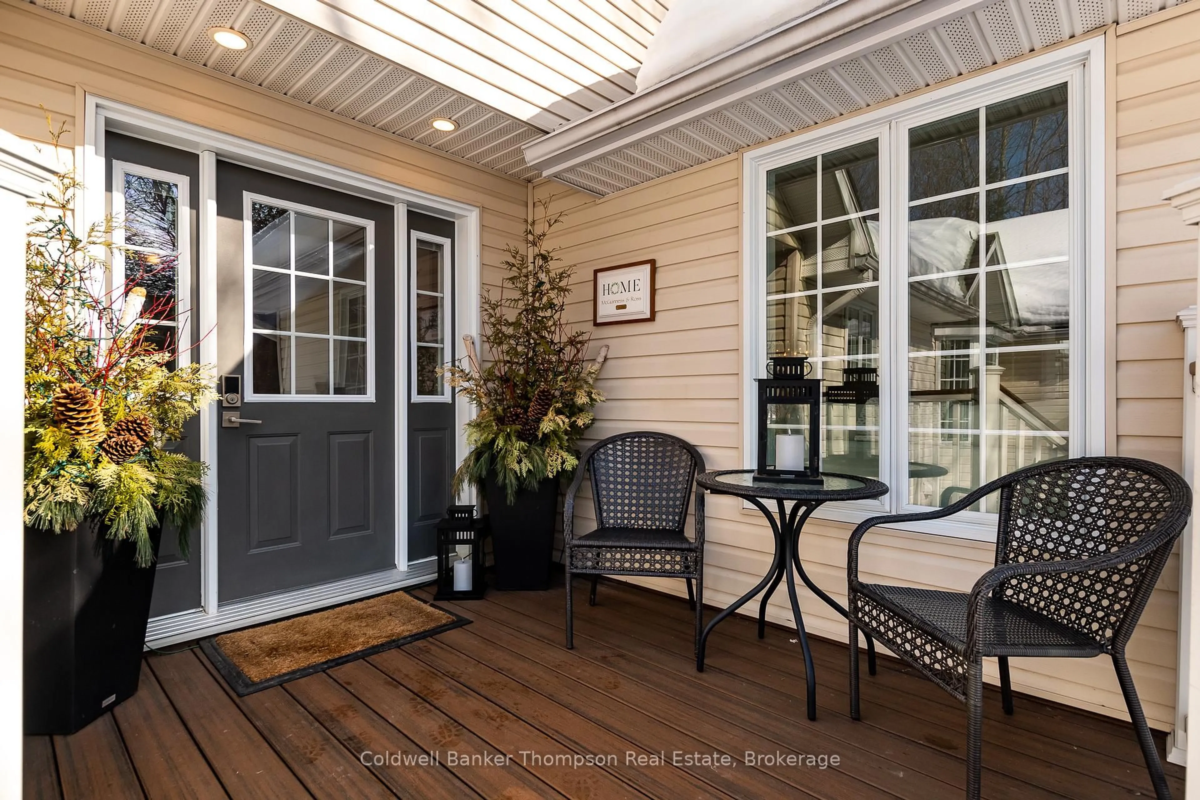 Indoor entryway for 24 Birchwood Cres, Huntsville Ontario P1H 0A6