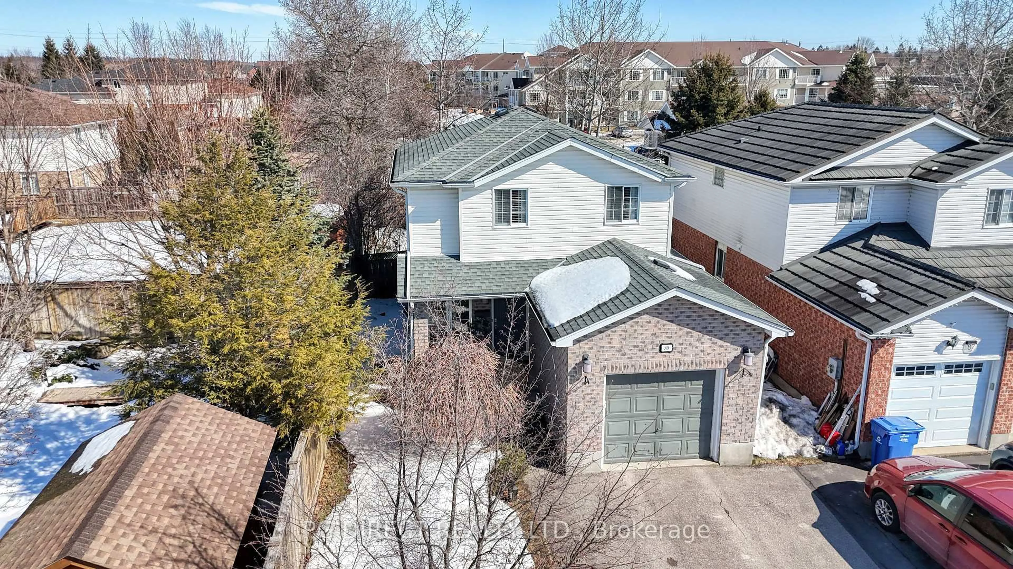 A pic from outside/outdoor area/front of a property/back of a property/a pic from drone, street for 89 Inverness Dr, Guelph Ontario N1E 6E4