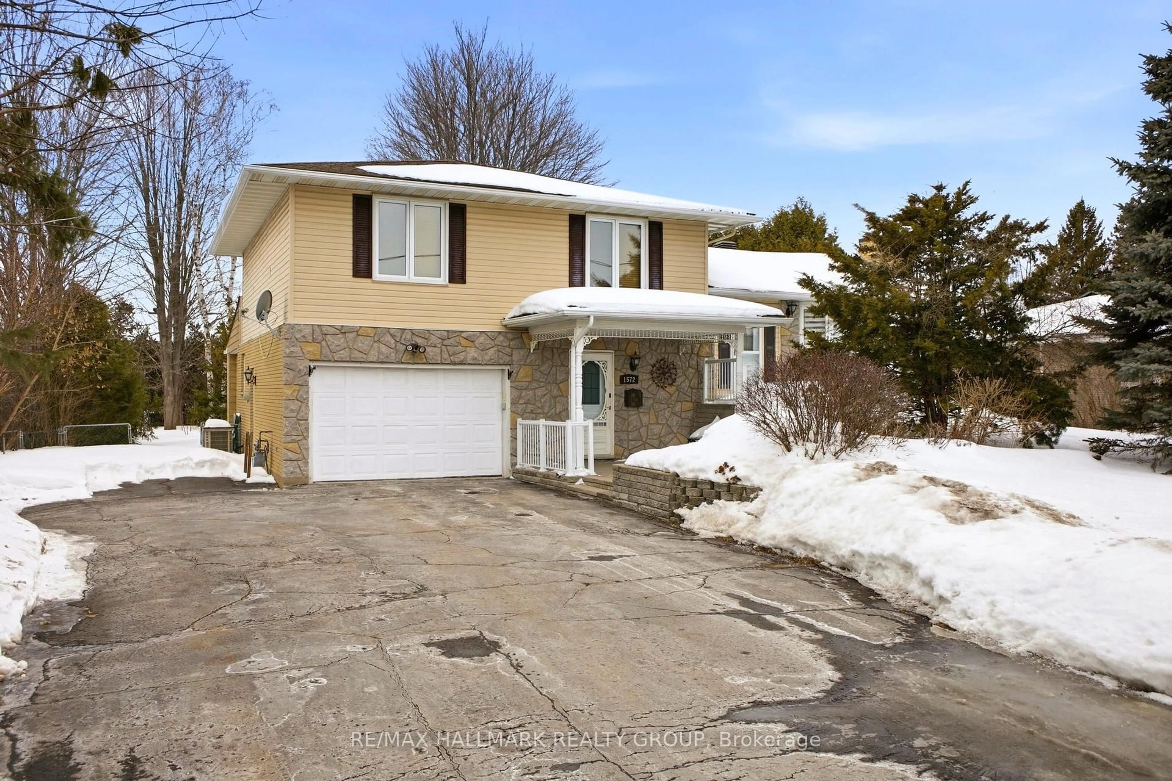 Unknown for 1572 Boyer Rd, Orleans Ontario K1C 1R1