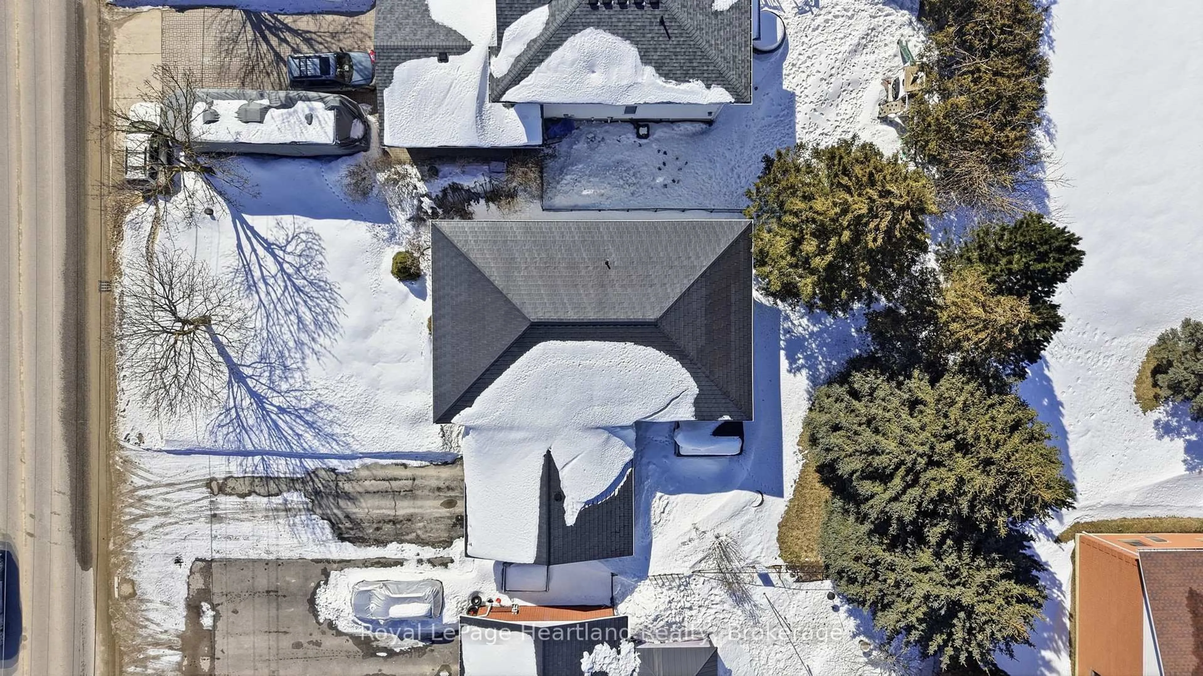 A pic from outside/outdoor area/front of a property/back of a property/a pic from drone, street for 331 Sligo Rd, Wellington North Ontario N0G 2L2