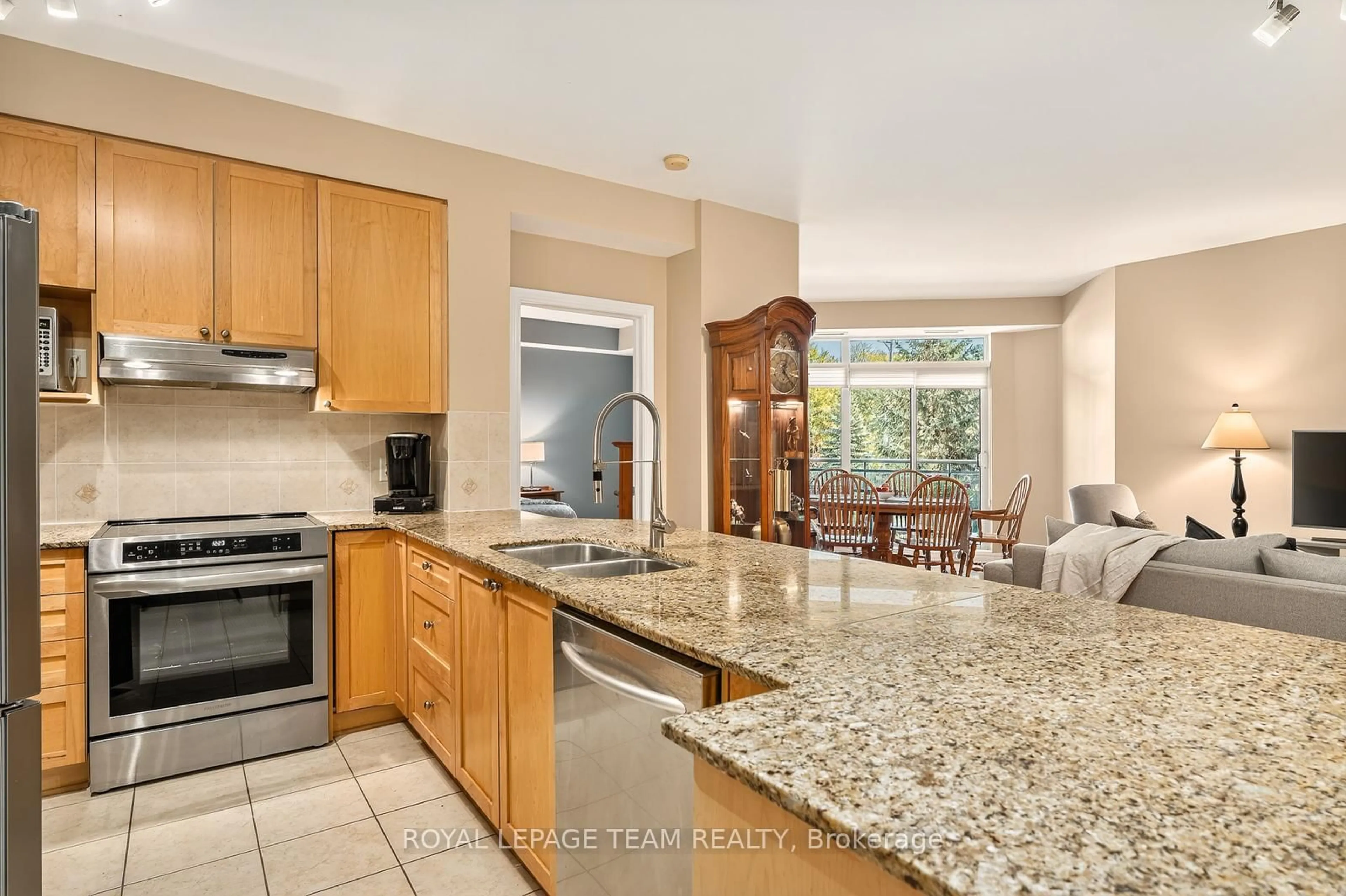 Open concept kitchen, ceramic/tile floor for 205 Bolton St #230, Ottawa Ontario K1N 1K7