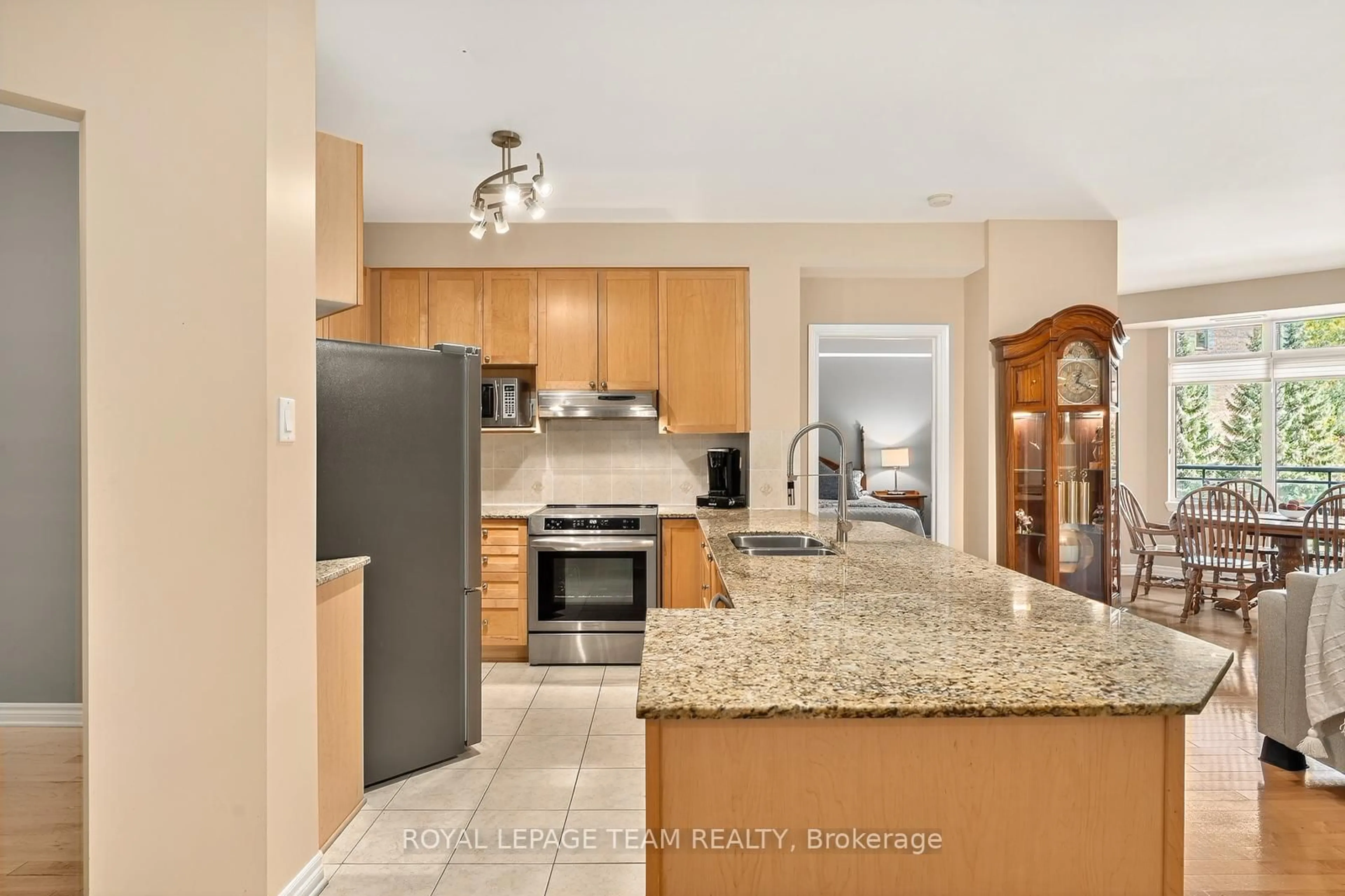 Open concept kitchen, ceramic/tile floor for 205 Bolton St #230, Ottawa Ontario K1N 1K7
