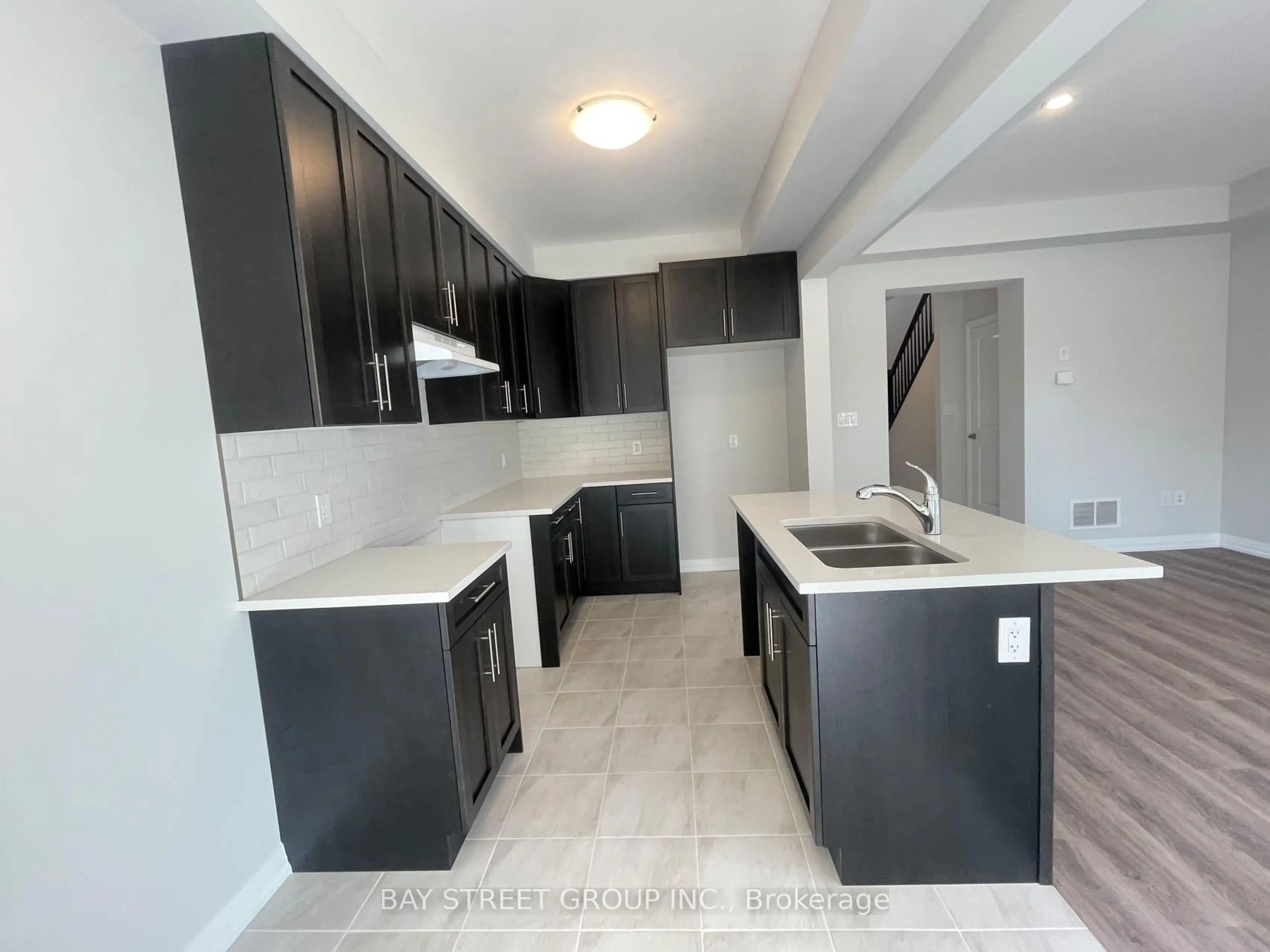 Unknown for 9348 White Oak Ave, Niagara Falls Ontario L2G 3P6