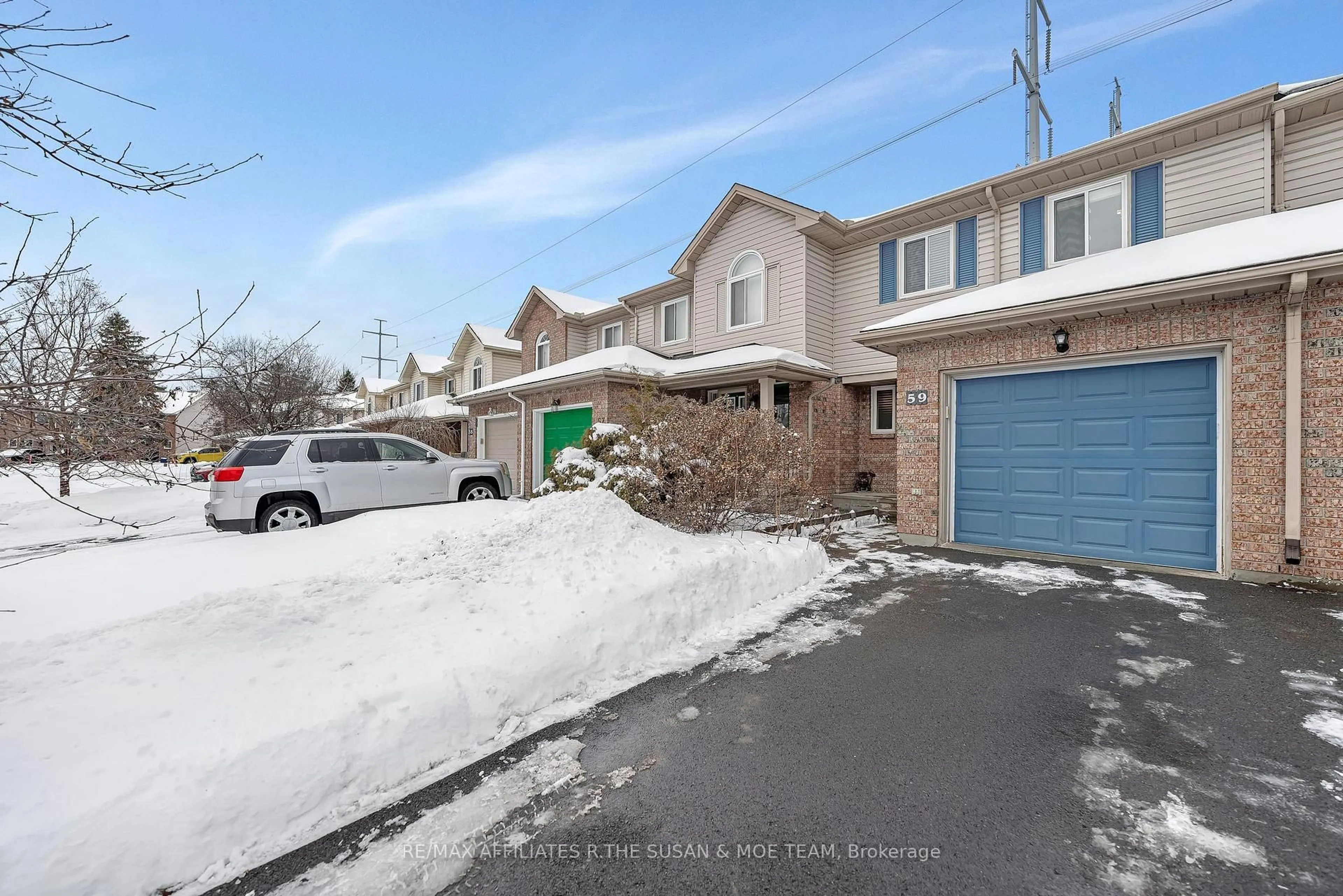 A pic from outside/outdoor area/front of a property/back of a property/a pic from drone, street for 59 Birchbank Cres, Ottawa Ontario K2M 2J9