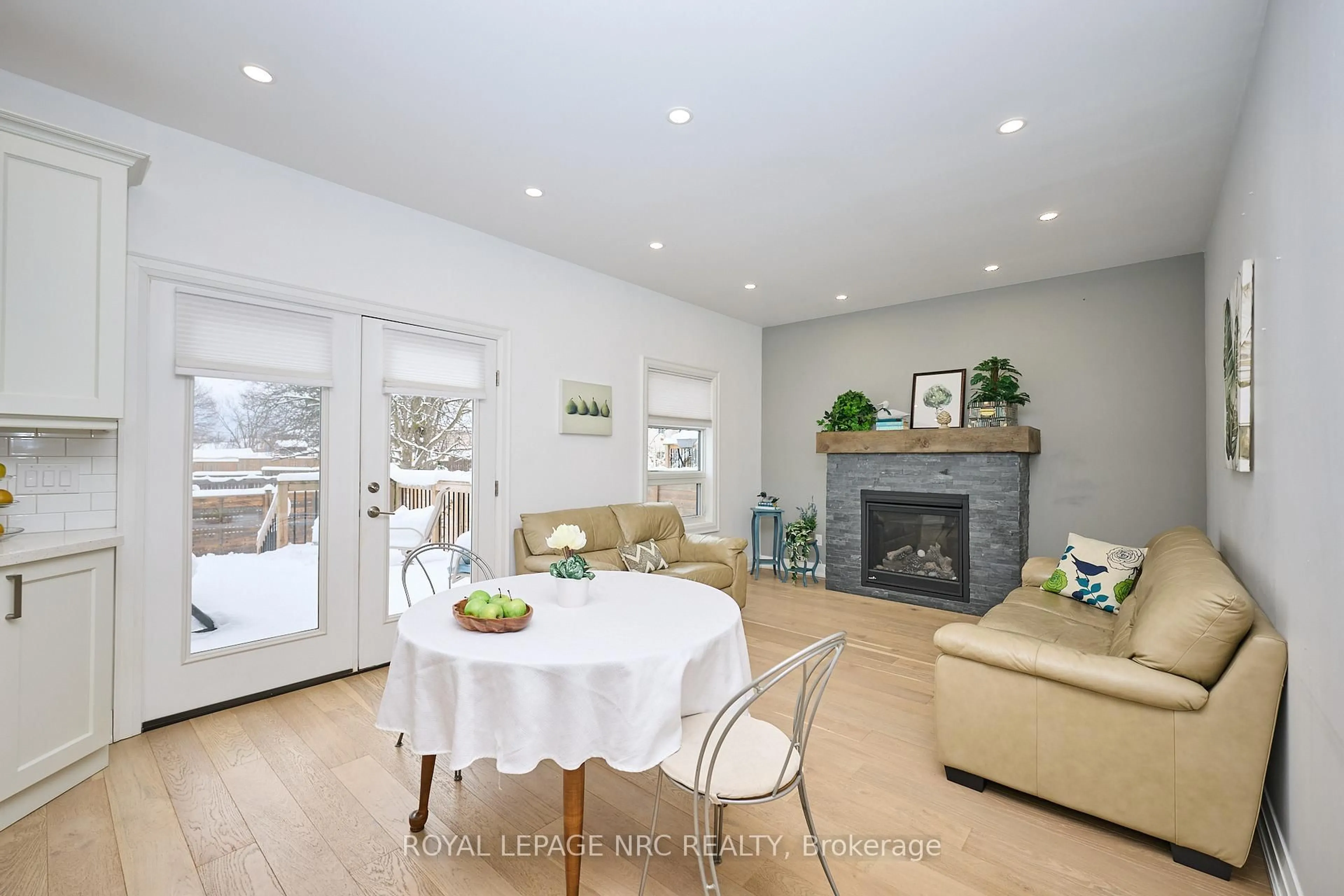 Unknown for 10 Leeson St, St. Catharines Ontario L2T 2R1