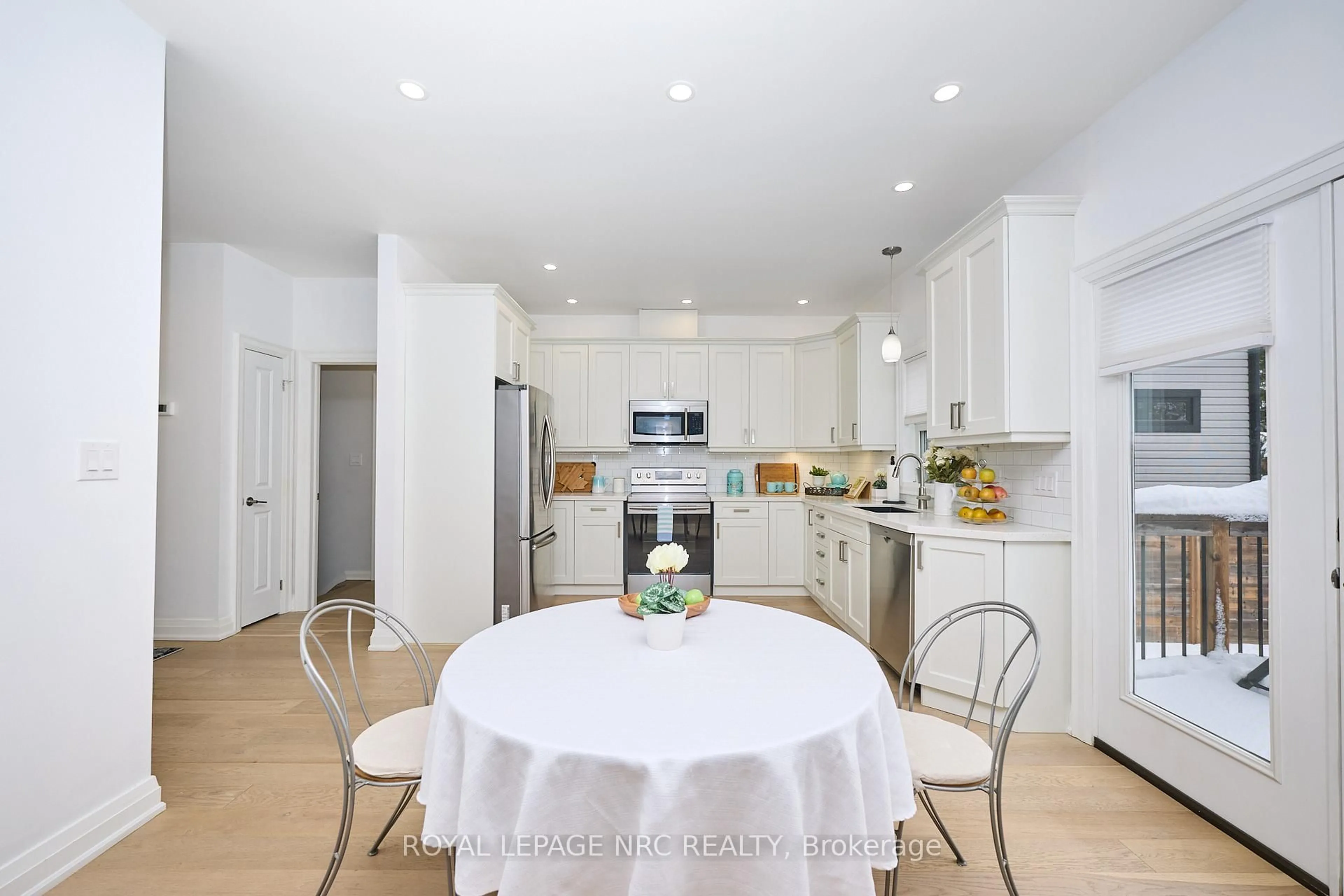 Contemporary kitchen, ceramic/tile floor for 10 Leeson St, St. Catharines Ontario L2T 2R1