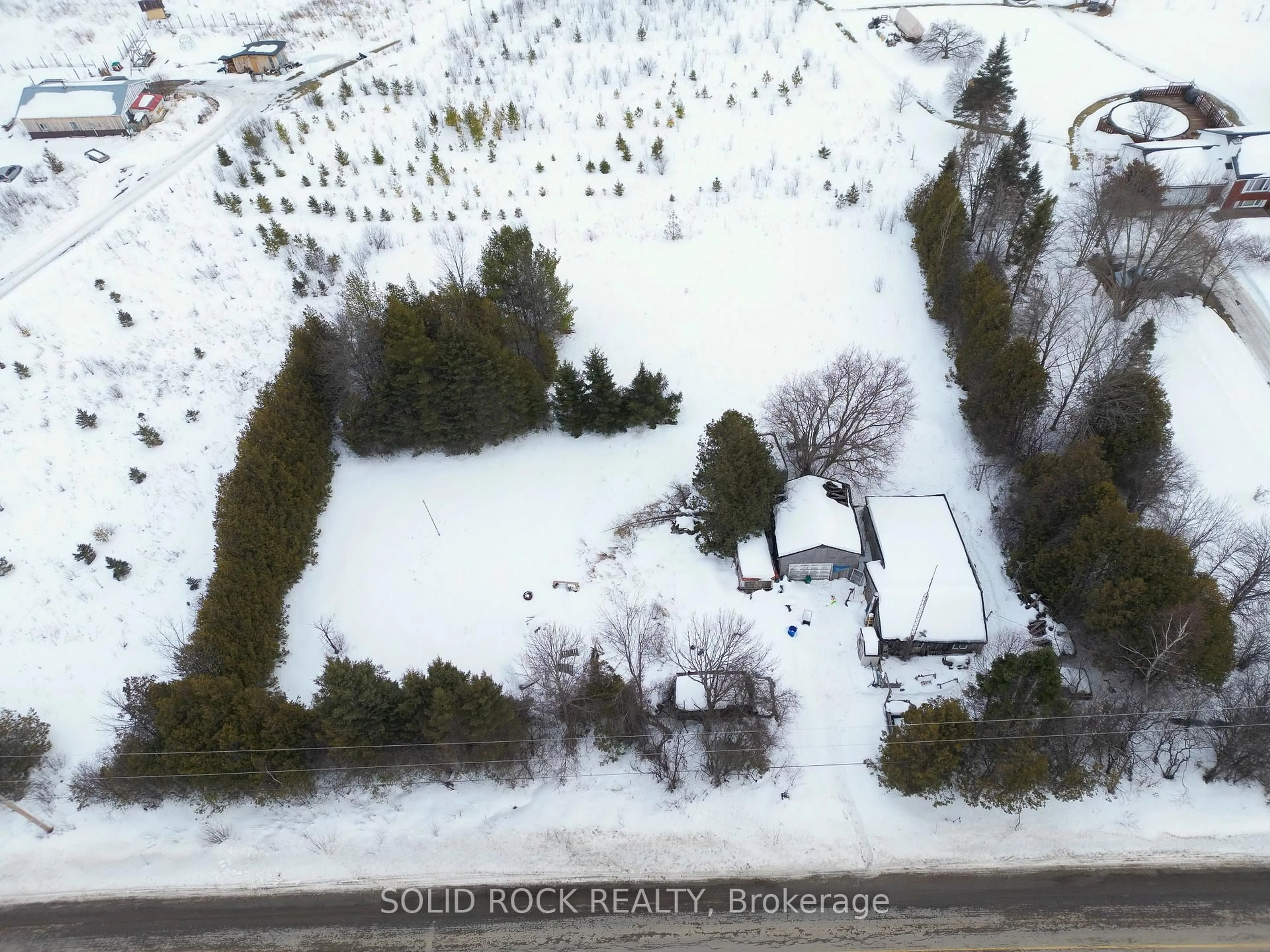 A pic from outside/outdoor area/front of a property/back of a property/a pic from drone, street for 480 Haskin Rd, North Grenville Ontario K0G 1N0