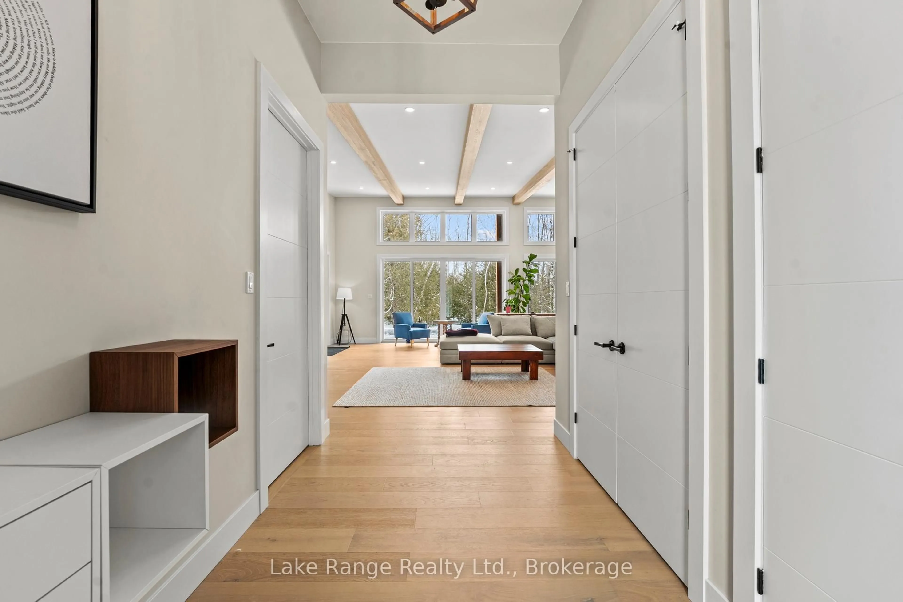 Indoor entryway for 23 Green Brae Cres, Huron-Kinloss Ontario N2Z 0B3