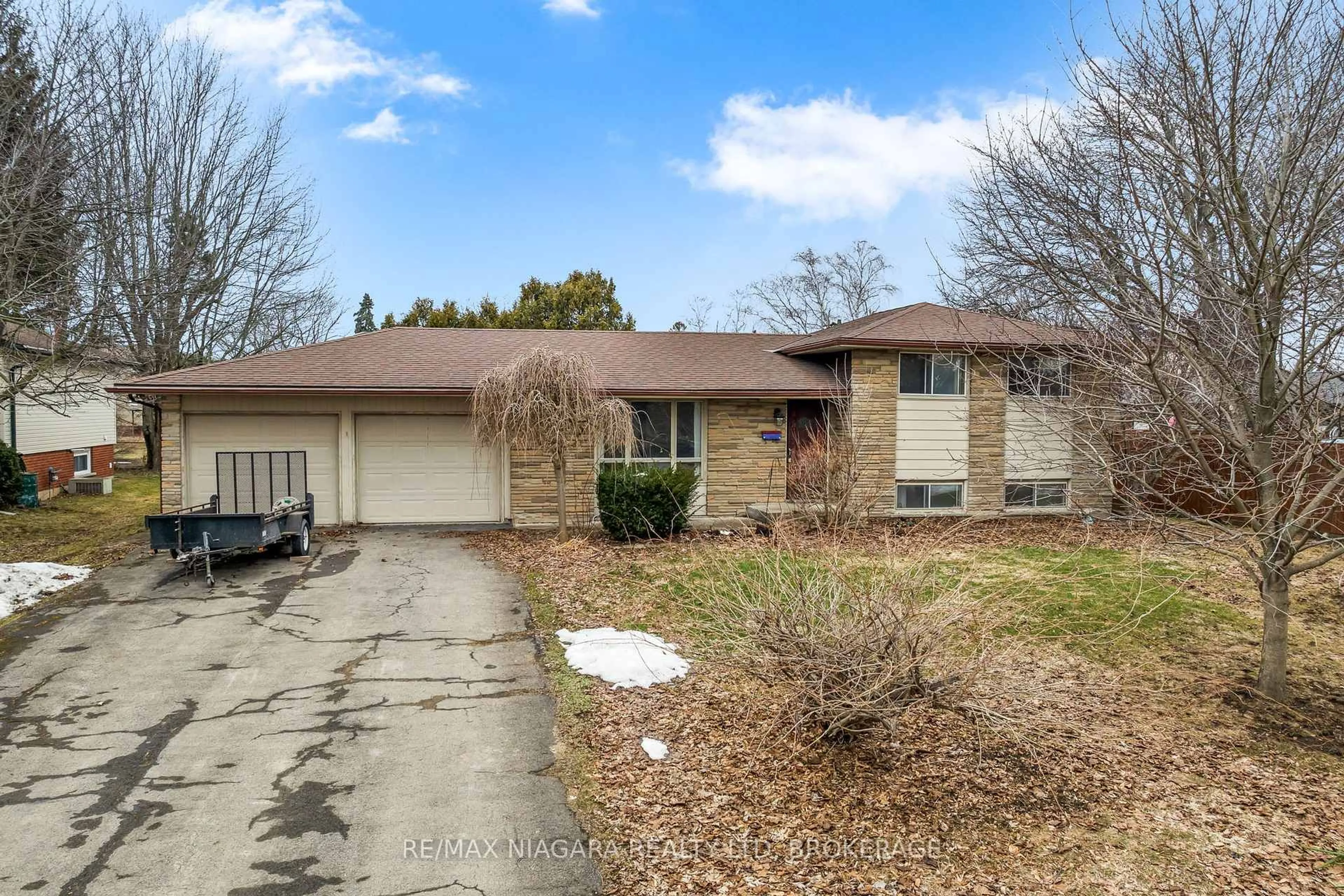 Unknown for 31 Runnymede Rd, Port Colborne Ontario L3K 5C2