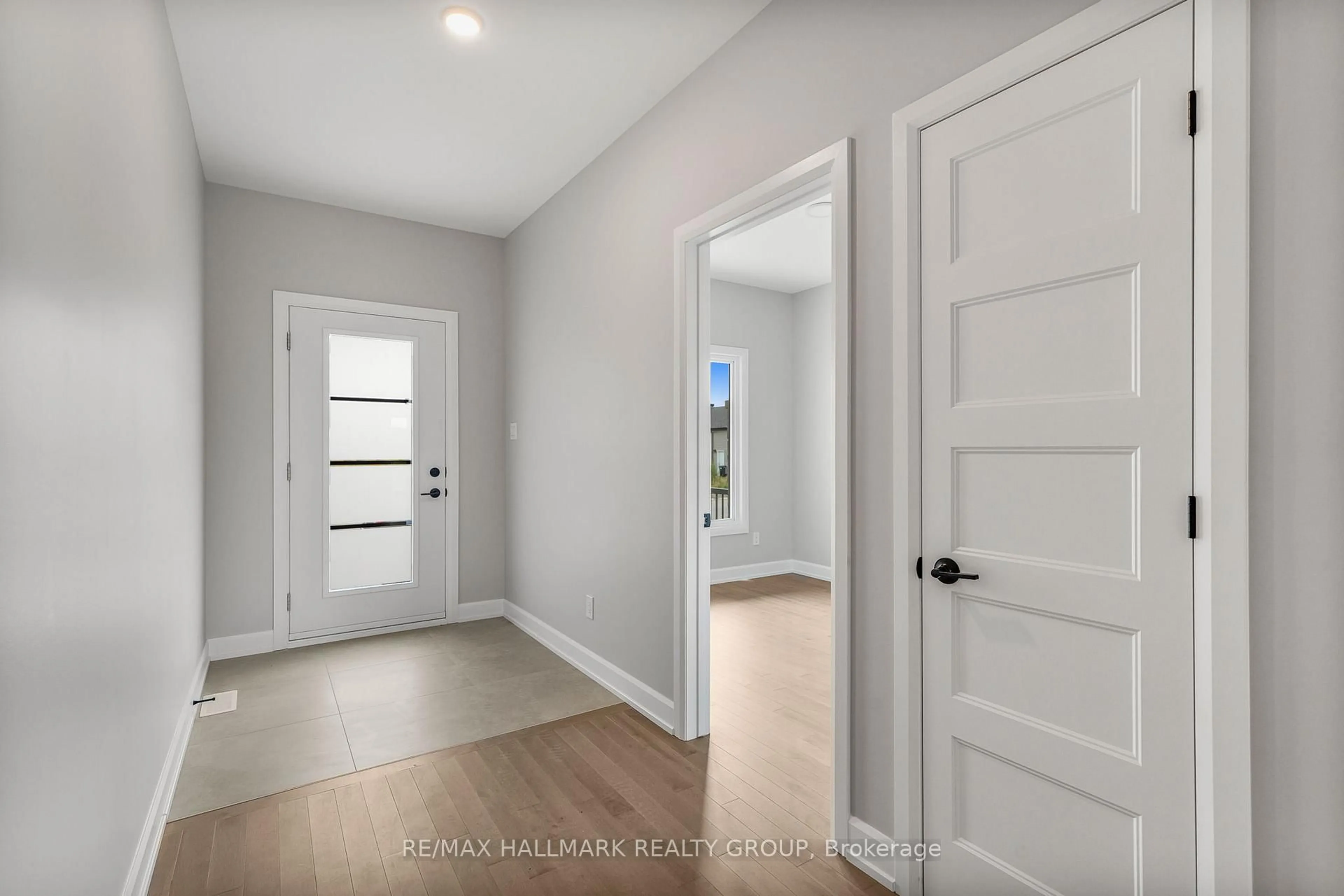 Indoor entryway for 324 ZAKARI St, Casselman Ontario K0A 1M0