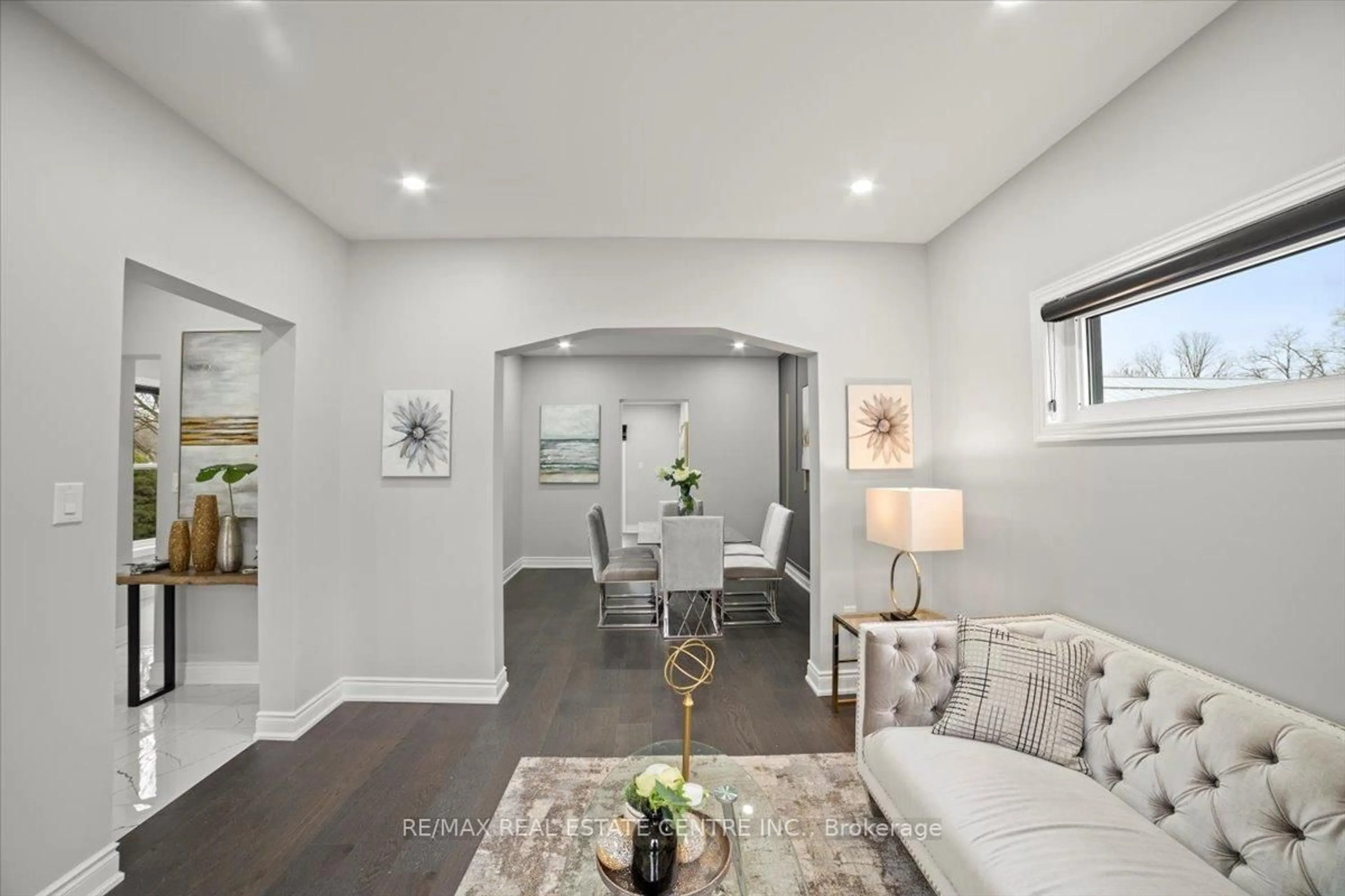 Unknown for 401 Fountain St, Cambridge Ontario N3H 1J2