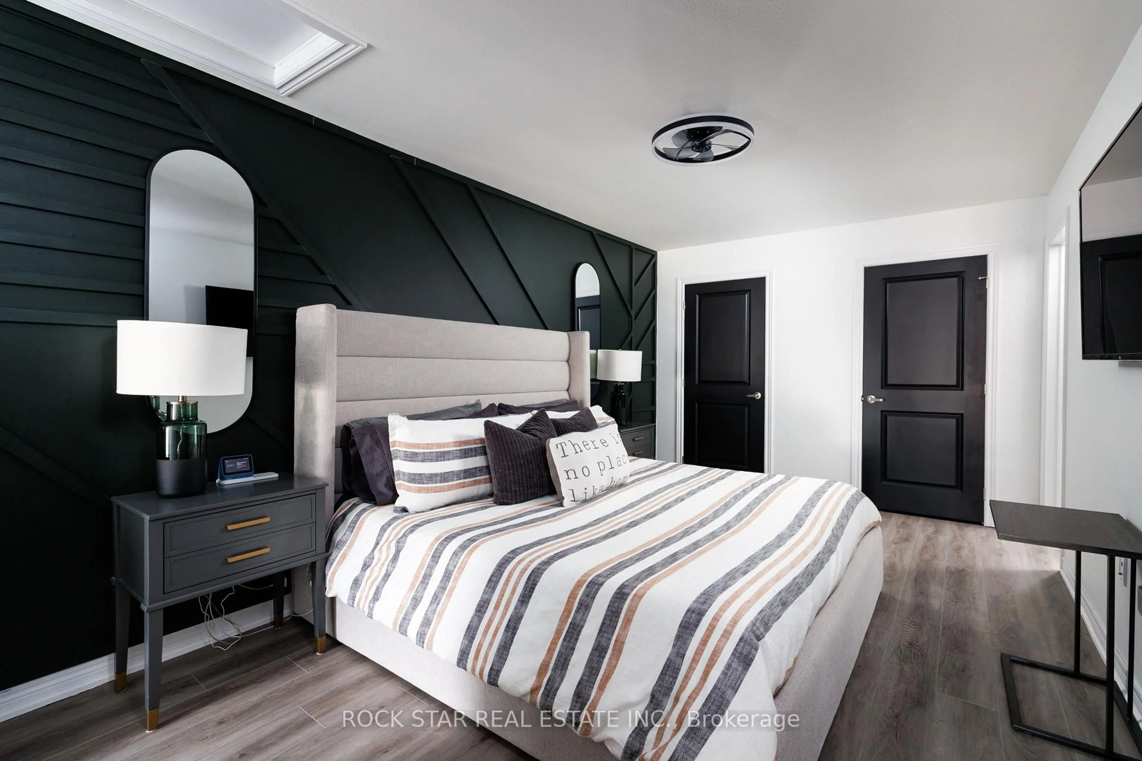 Bedroom with bed, unknown for 575 Woodward Ave #39, Hamilton Ontario L8H 0B3