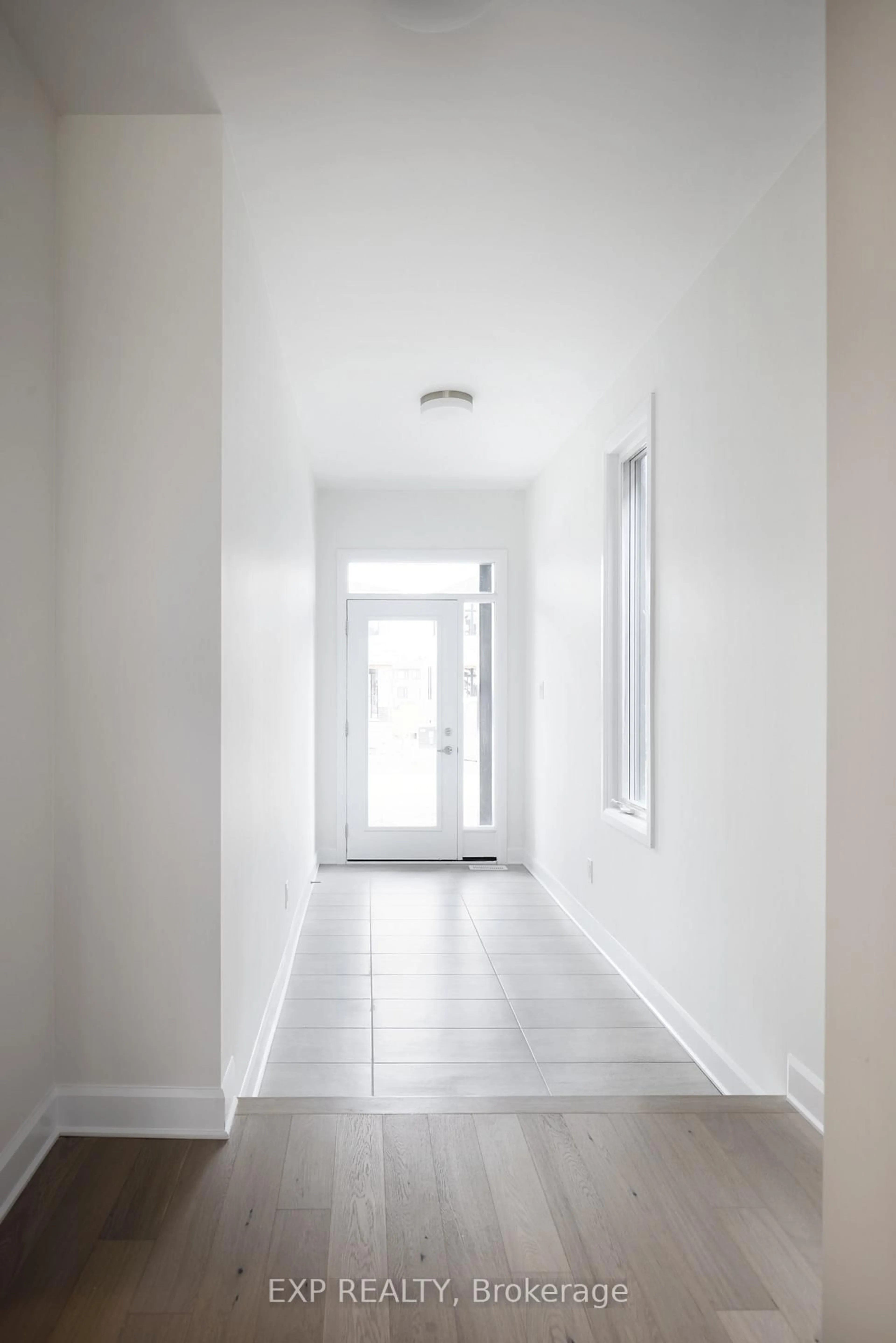 Indoor entryway for 503 Roundhouse Cres, Stittsville Ontario K2S 3G8