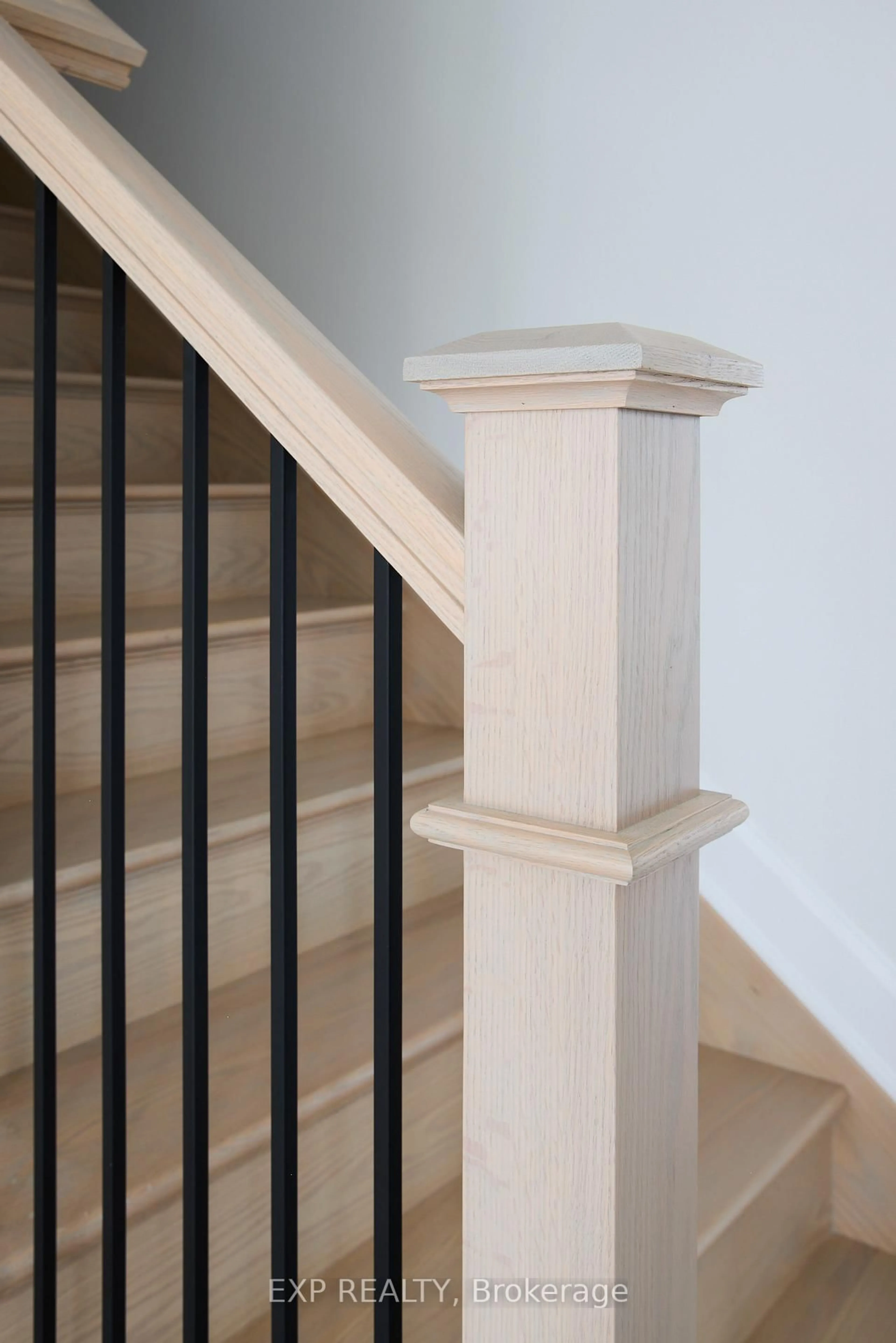 Stairs for 503 Roundhouse Cres, Stittsville Ontario K2S 3G8