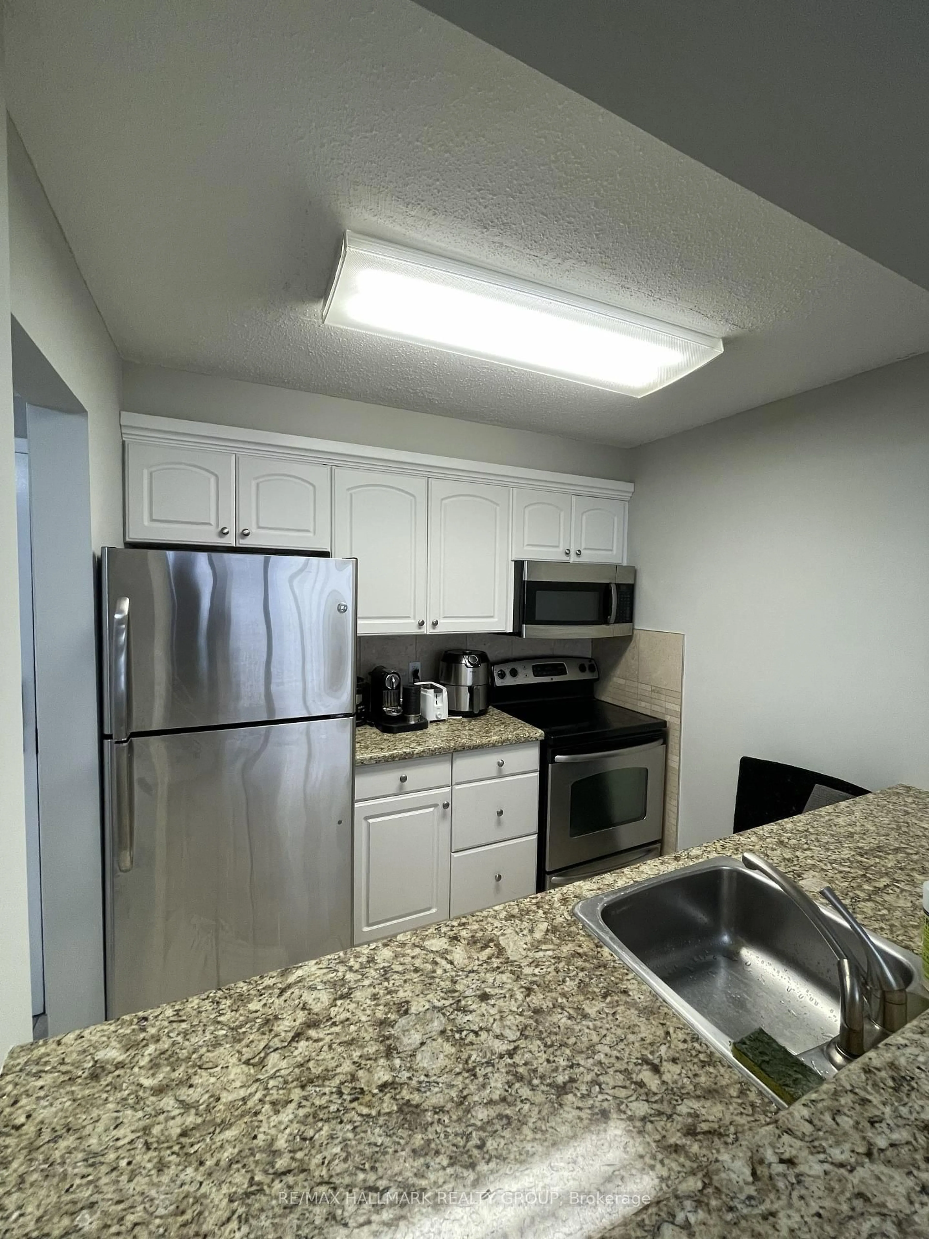 Standard kitchen, unknown for 154 Nelson St #301, Ottawa Ontario K1N 7R5