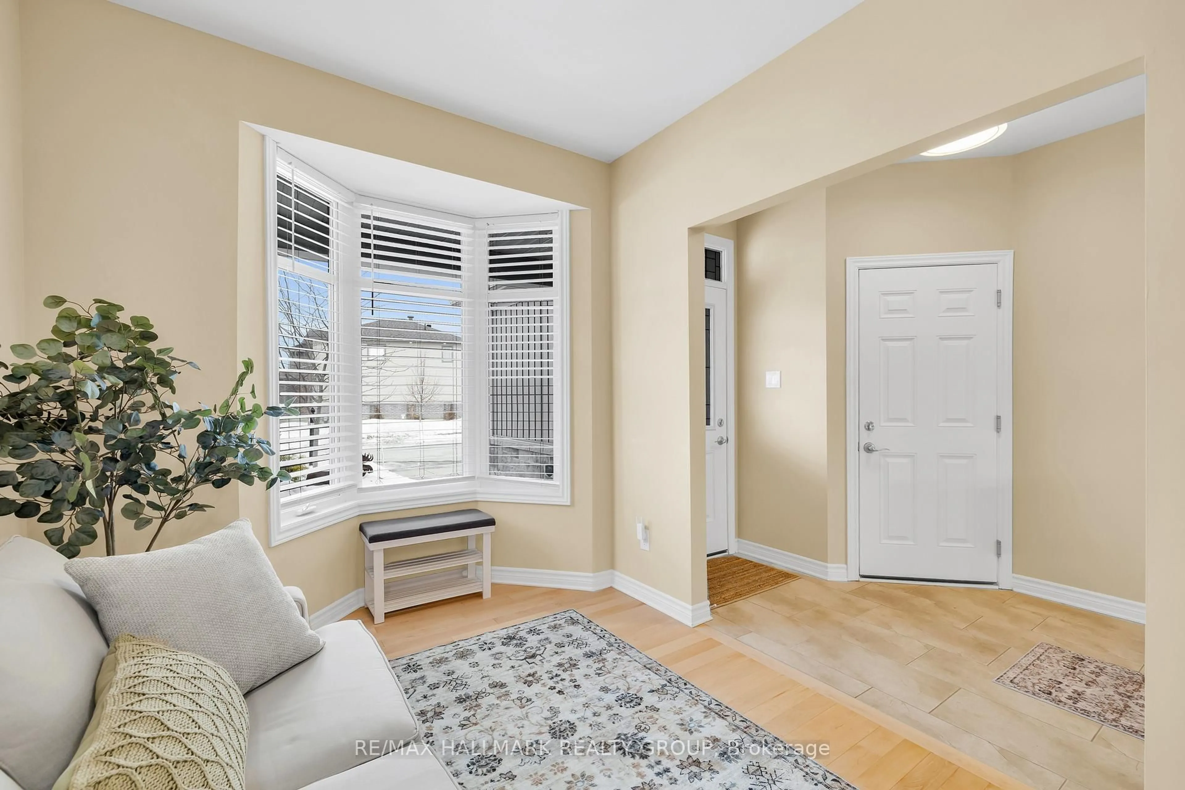 Indoor entryway for 510 Kindred Cres, North Grenville Ontario K0G 1J0