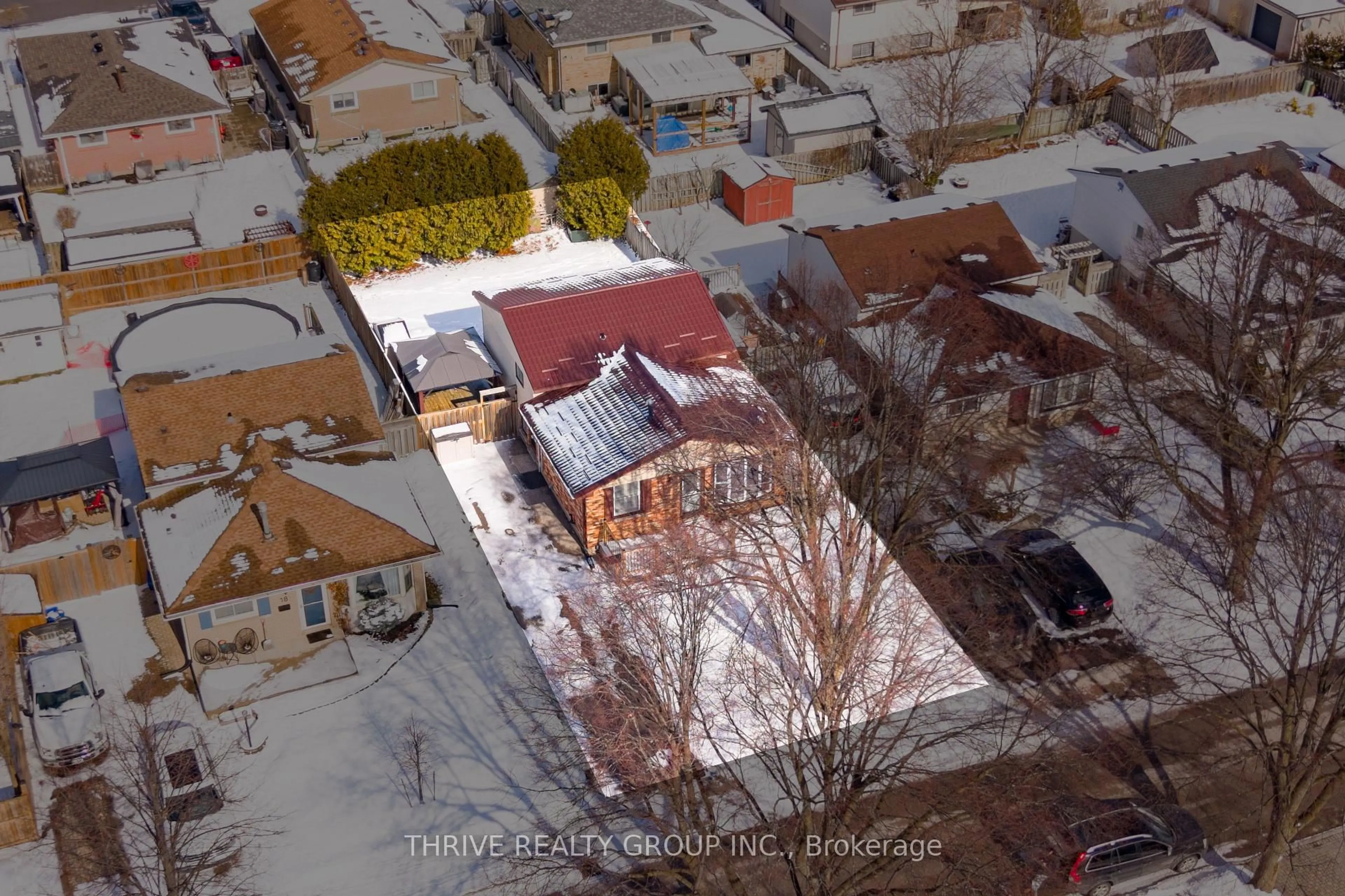 A pic from outside/outdoor area/front of a property/back of a property/a pic from drone, street for 20 BUCHAN Rd, London East Ontario N5V 1L2