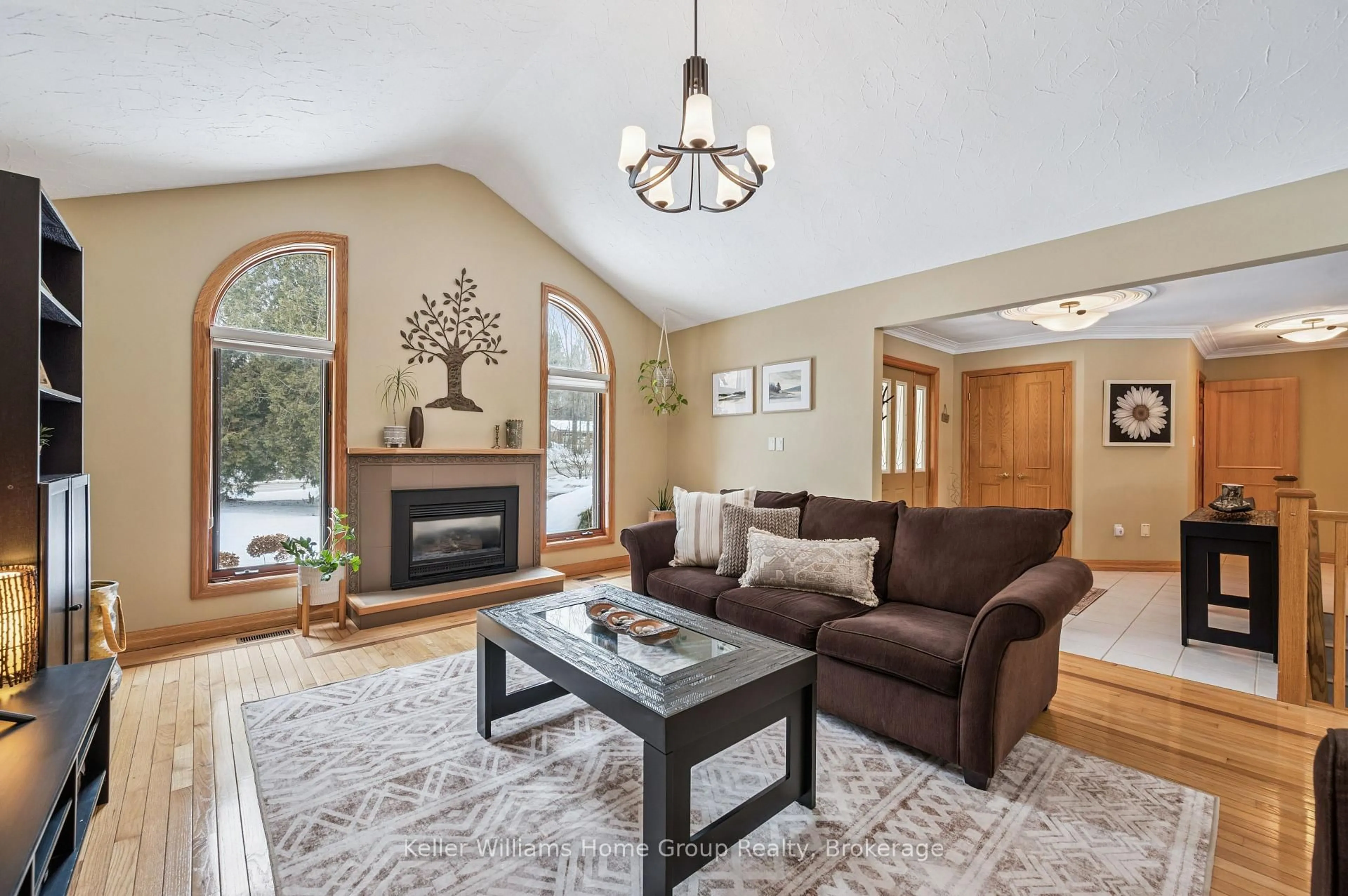 Living room with furniture, unknown for 7809 Speedvale Ave, Guelph/Eramosa Ontario N1H 6J1