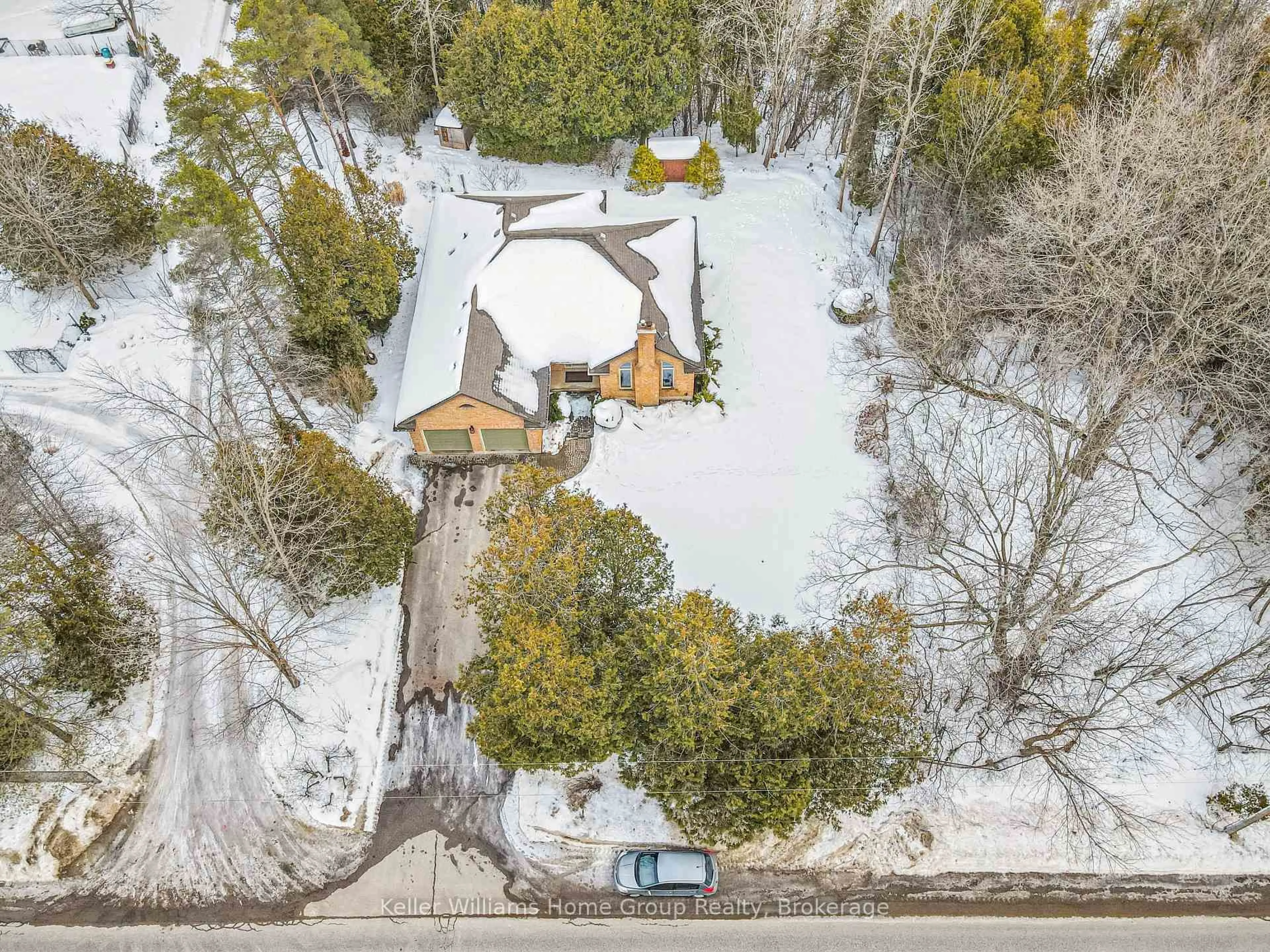 A pic from outside/outdoor area/front of a property/back of a property/a pic from drone, street for 7809 Speedvale Ave, Guelph/Eramosa Ontario N1H 6J1