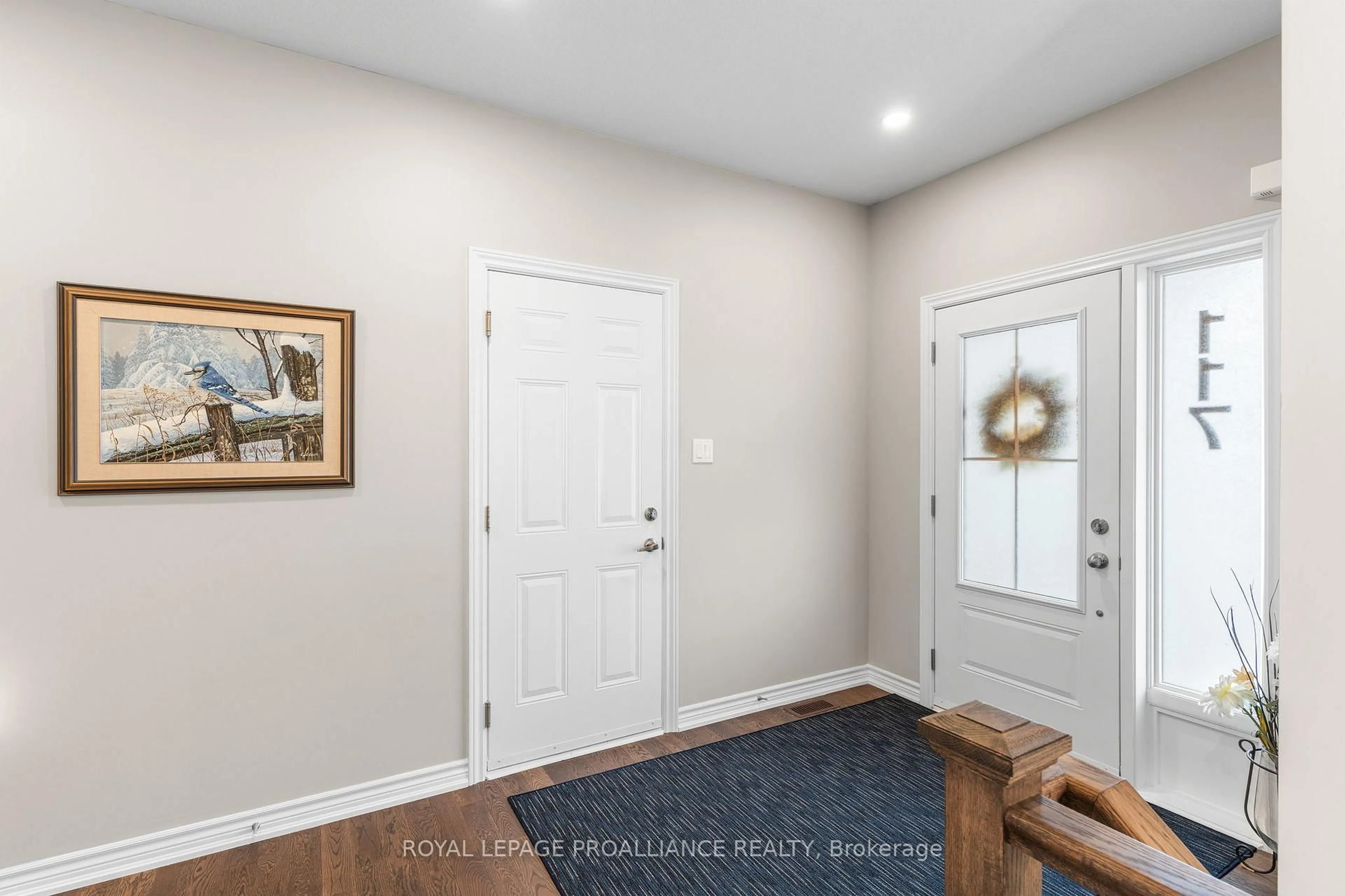 Indoor entryway for 117 Adley Dr, Brockville Ontario K6V 7J2