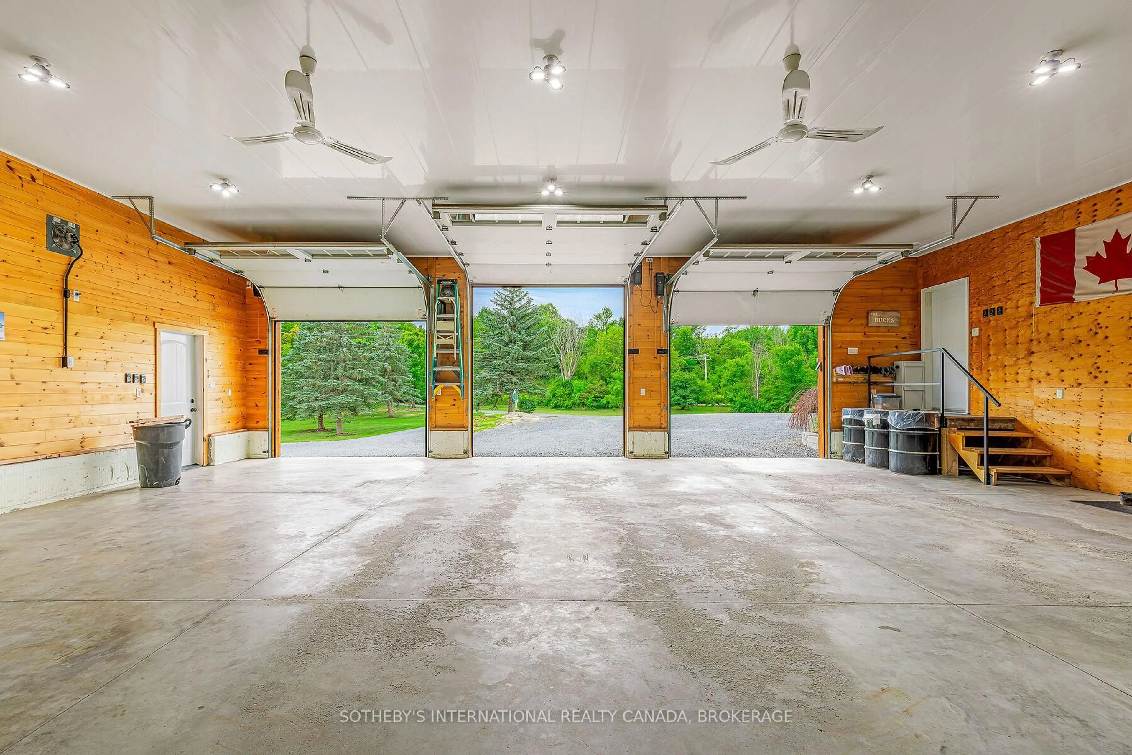 Indoor garage for 92 Reynolds Rd, Front of Leeds & Seeleys Bay Ontario K0E 1V0