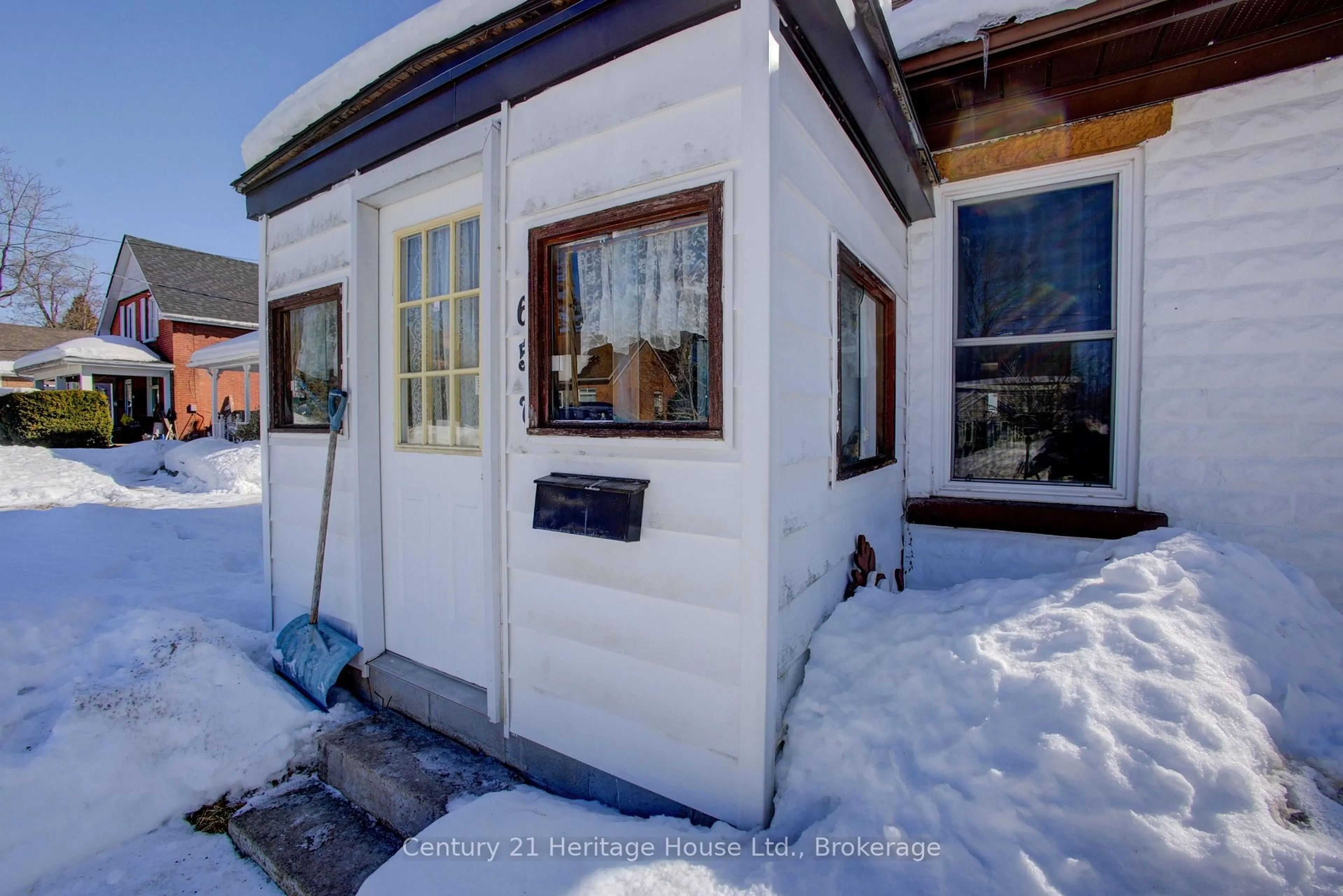 Unknown for 657 7th A St, Owen Sound Ontario N4K 1K4