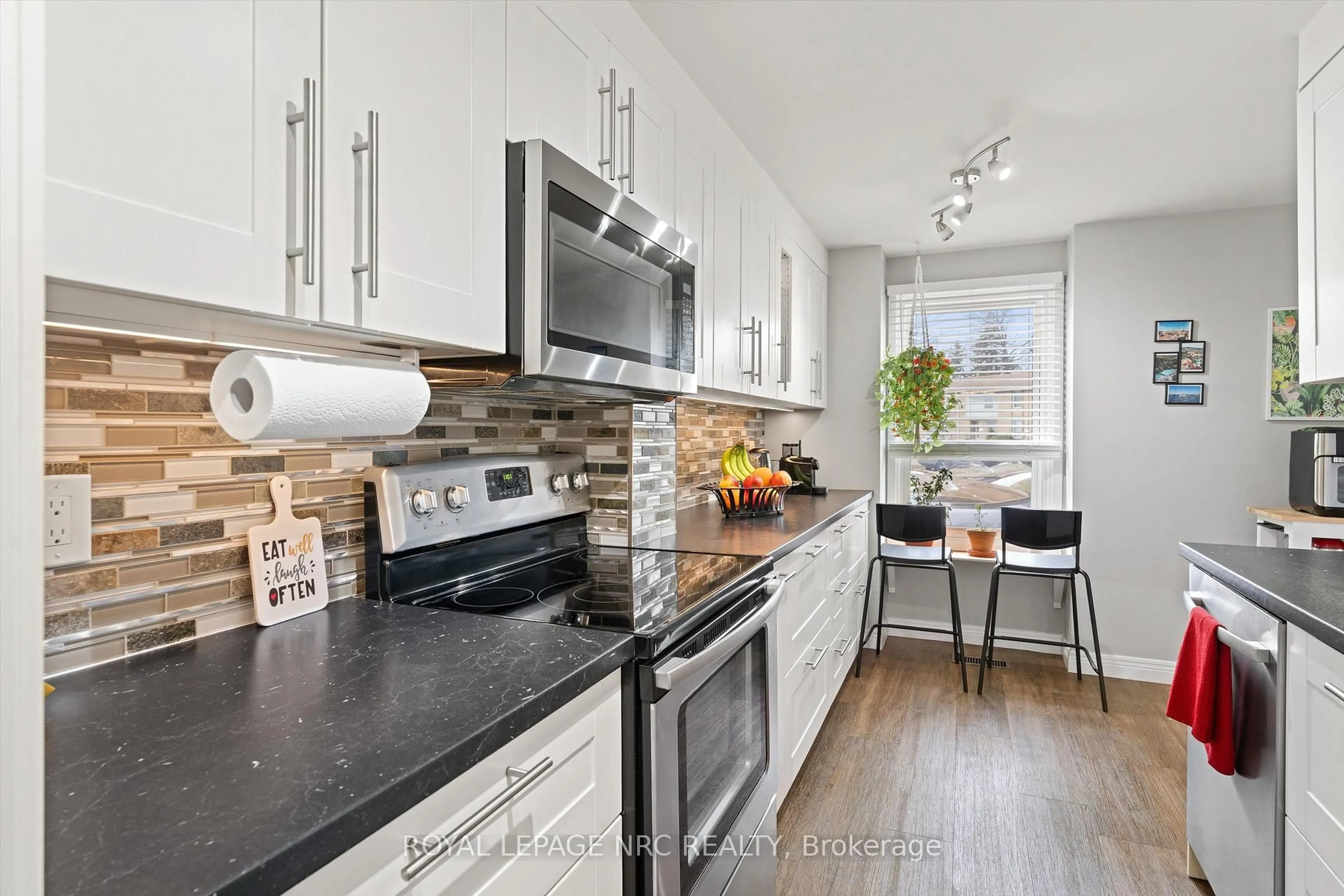 Open concept kitchen, unknown for 242 Lakeport Rd #18, St. Catharines Ontario L2N 6V2