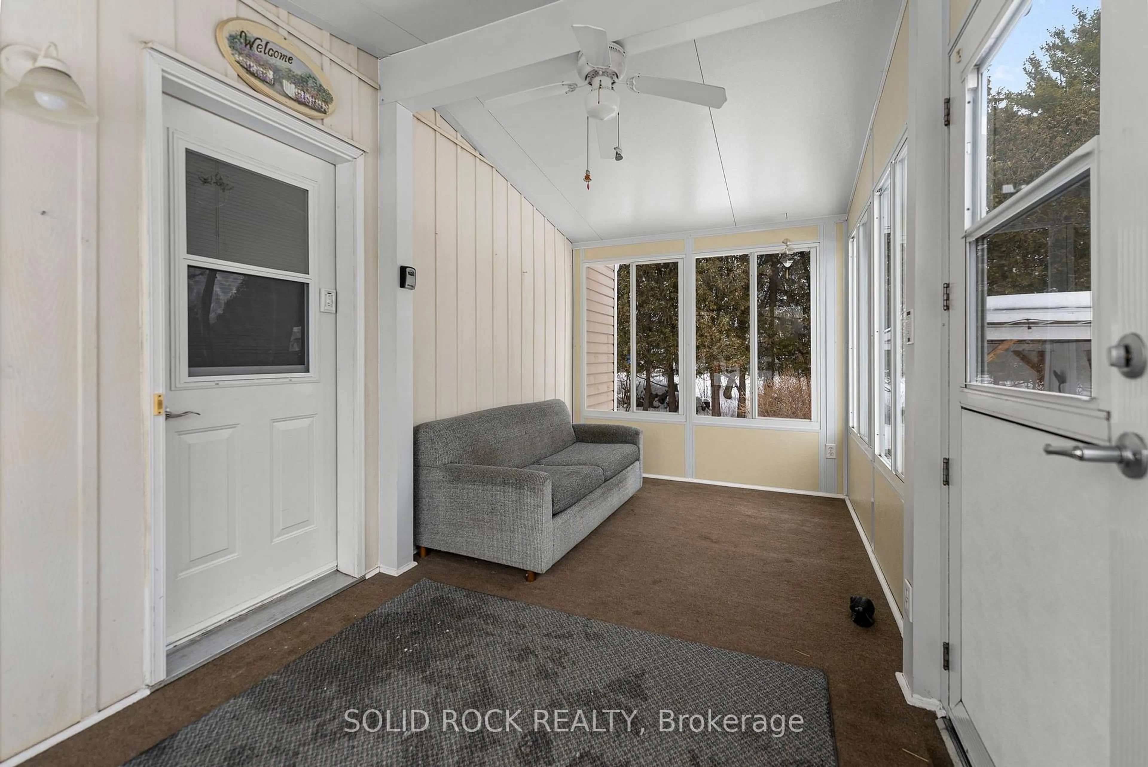 Indoor entryway for 2345 Fitzroy St, Fitzroy Harbour Ontario K0A 1X0