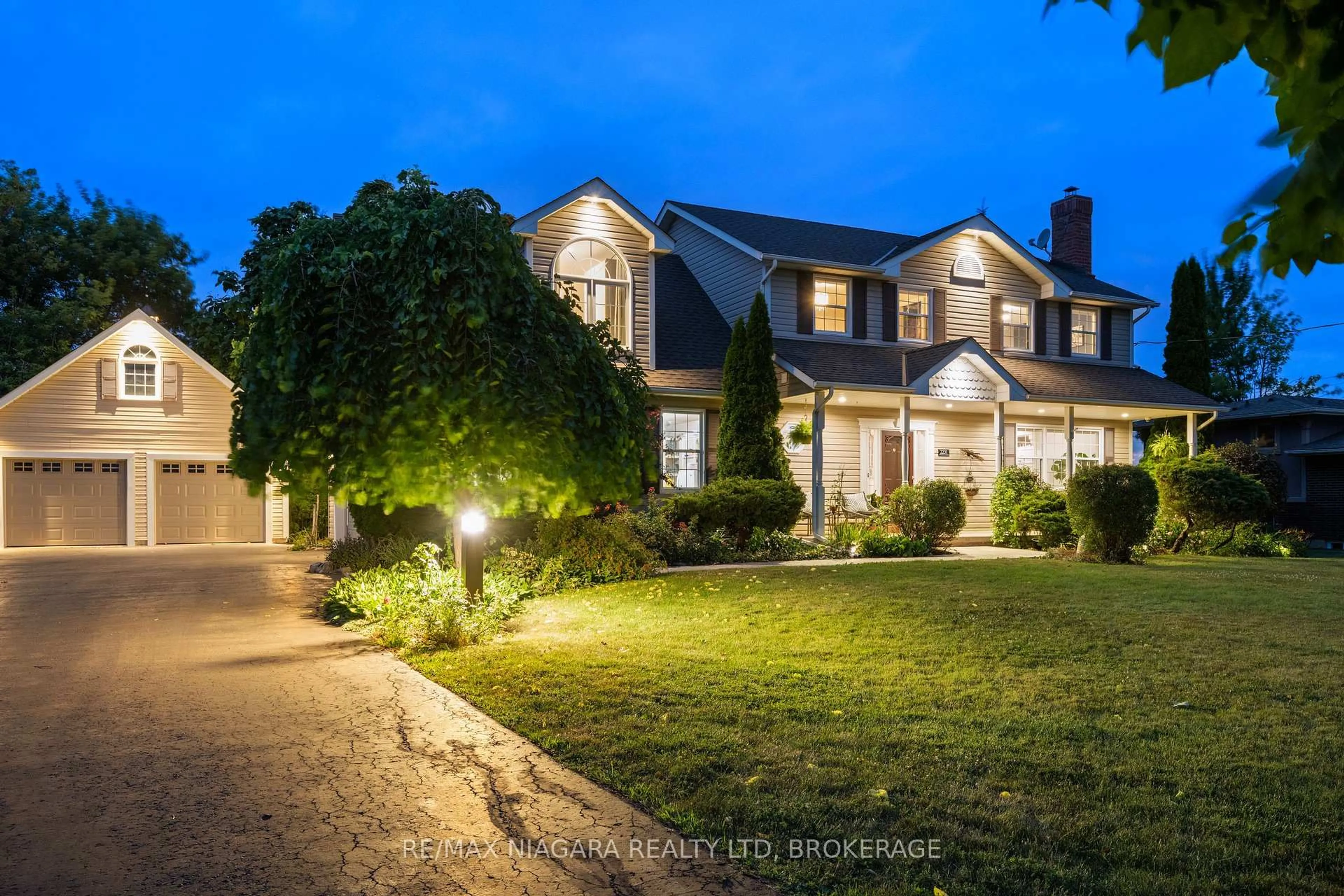 Home with brick exterior material, street for 2231 Seventh St, St. Catharines Ontario L2R 6P7