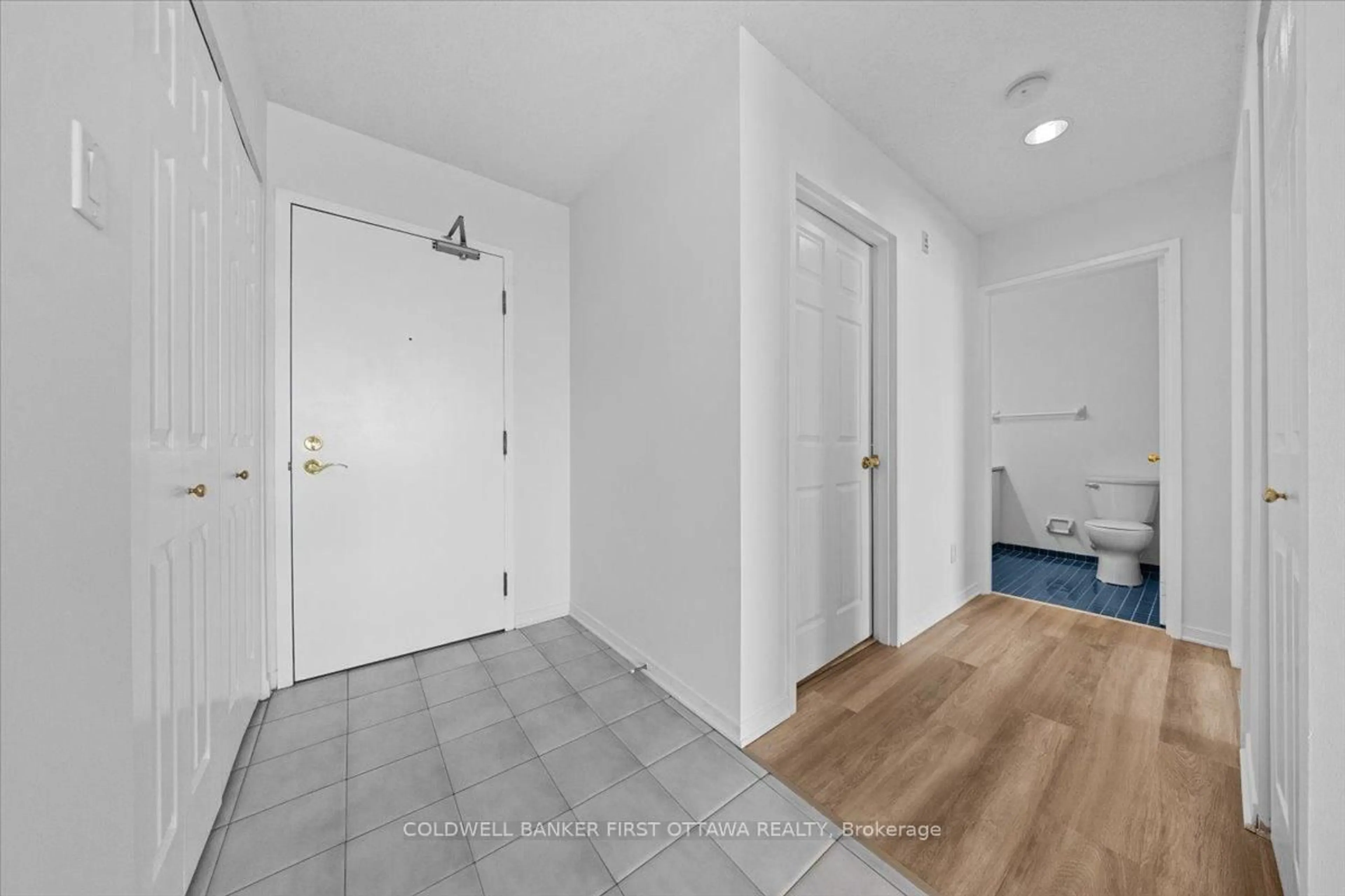 Indoor entryway for 215 PARKDALE Ave #1403, Ottawa Ontario K1Y 4T8